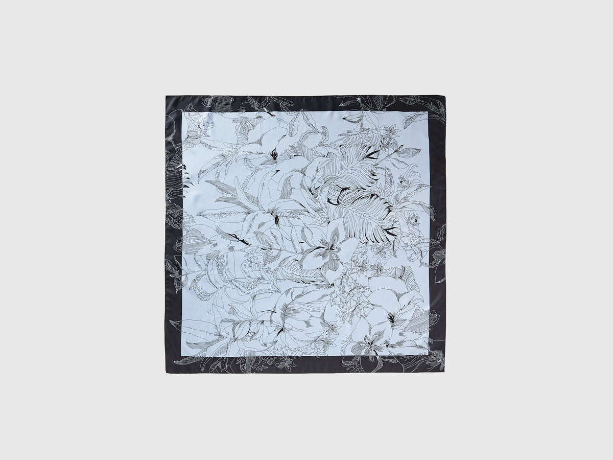 Scarf with patterned print - ucb_image_FS