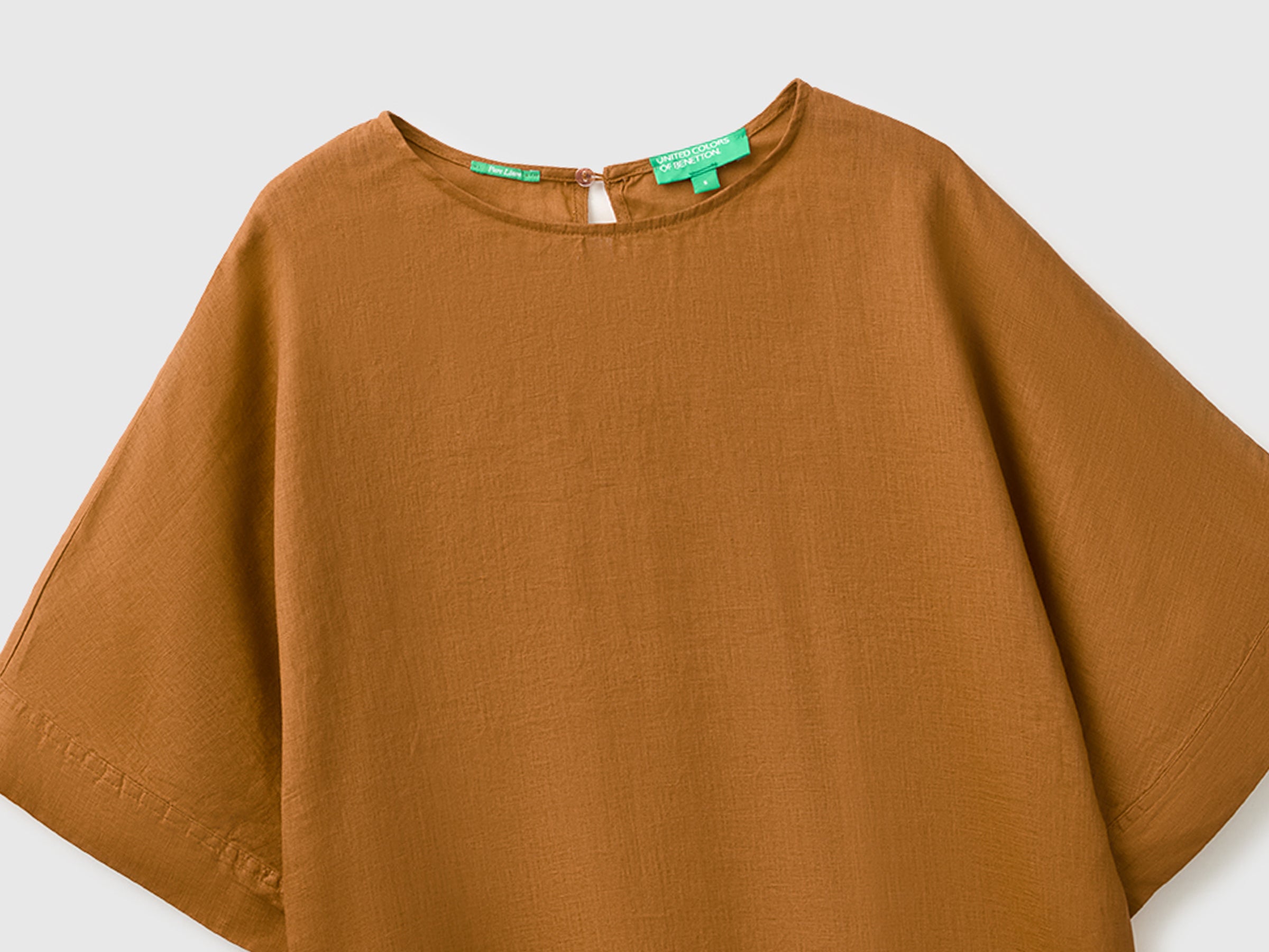 Blusa de gola redonda em linho puro - ucb_image_FY
