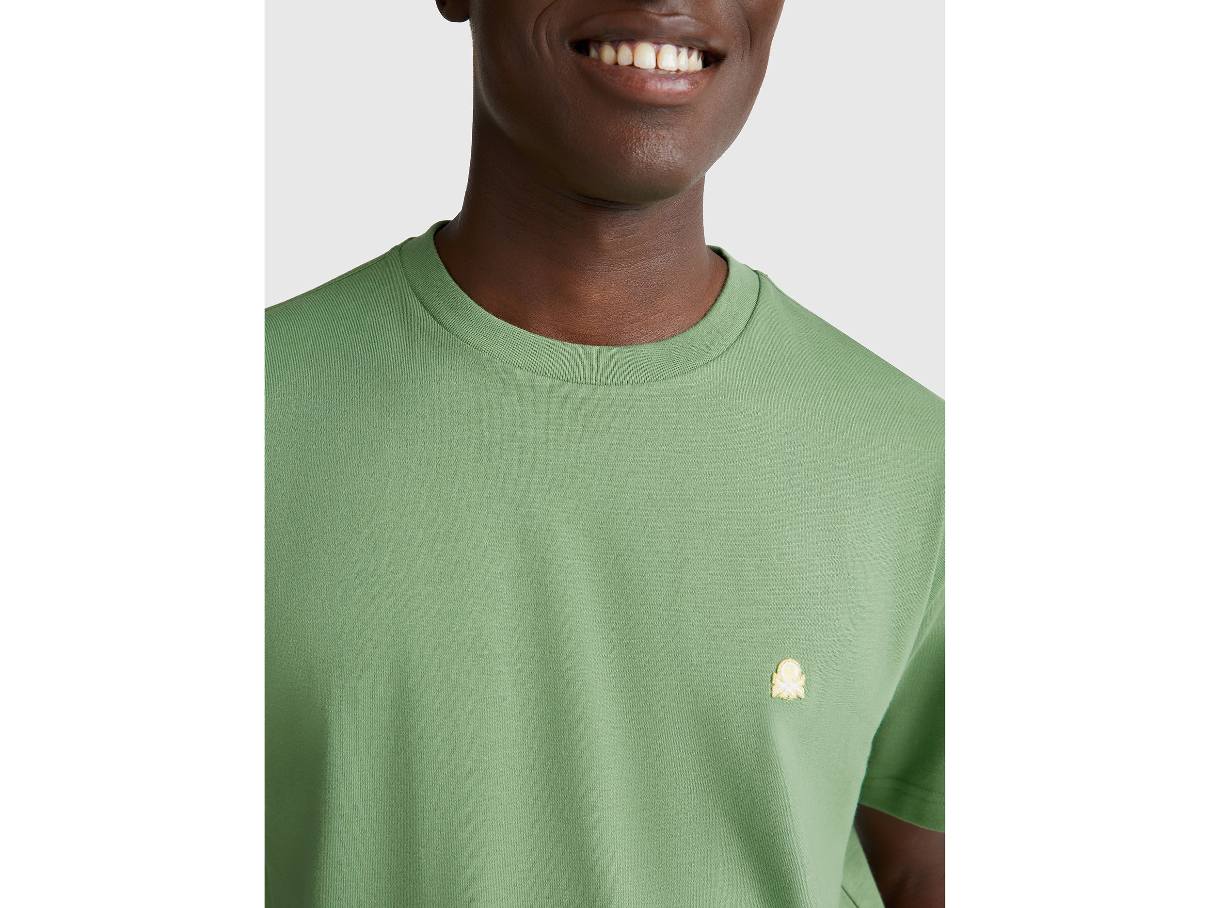 T-shirt básica de algodão  - ucb_image_FY
