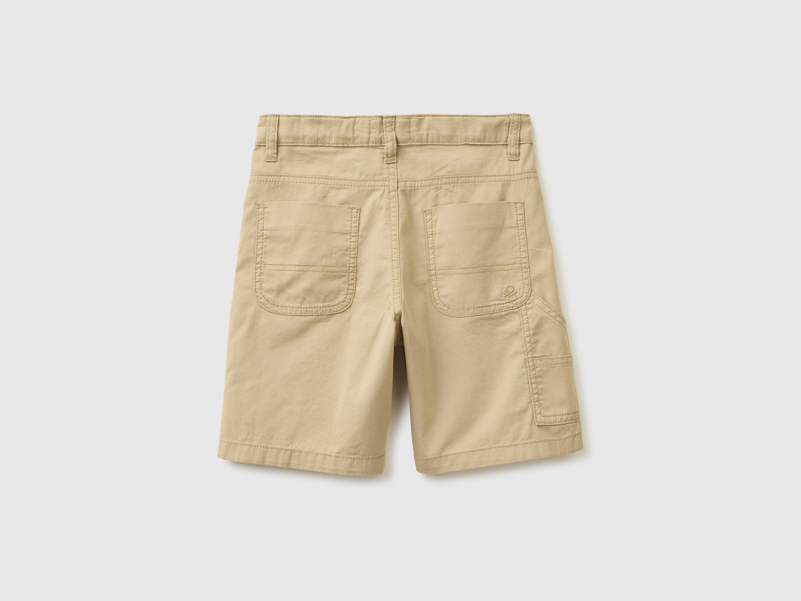 Bermudas leves com bolsos - ucb_image_BS