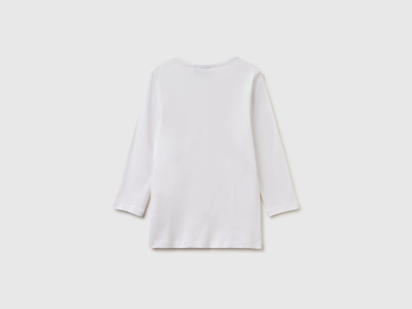 T-shirt slim fit com decote à barco - ucb_image_BS