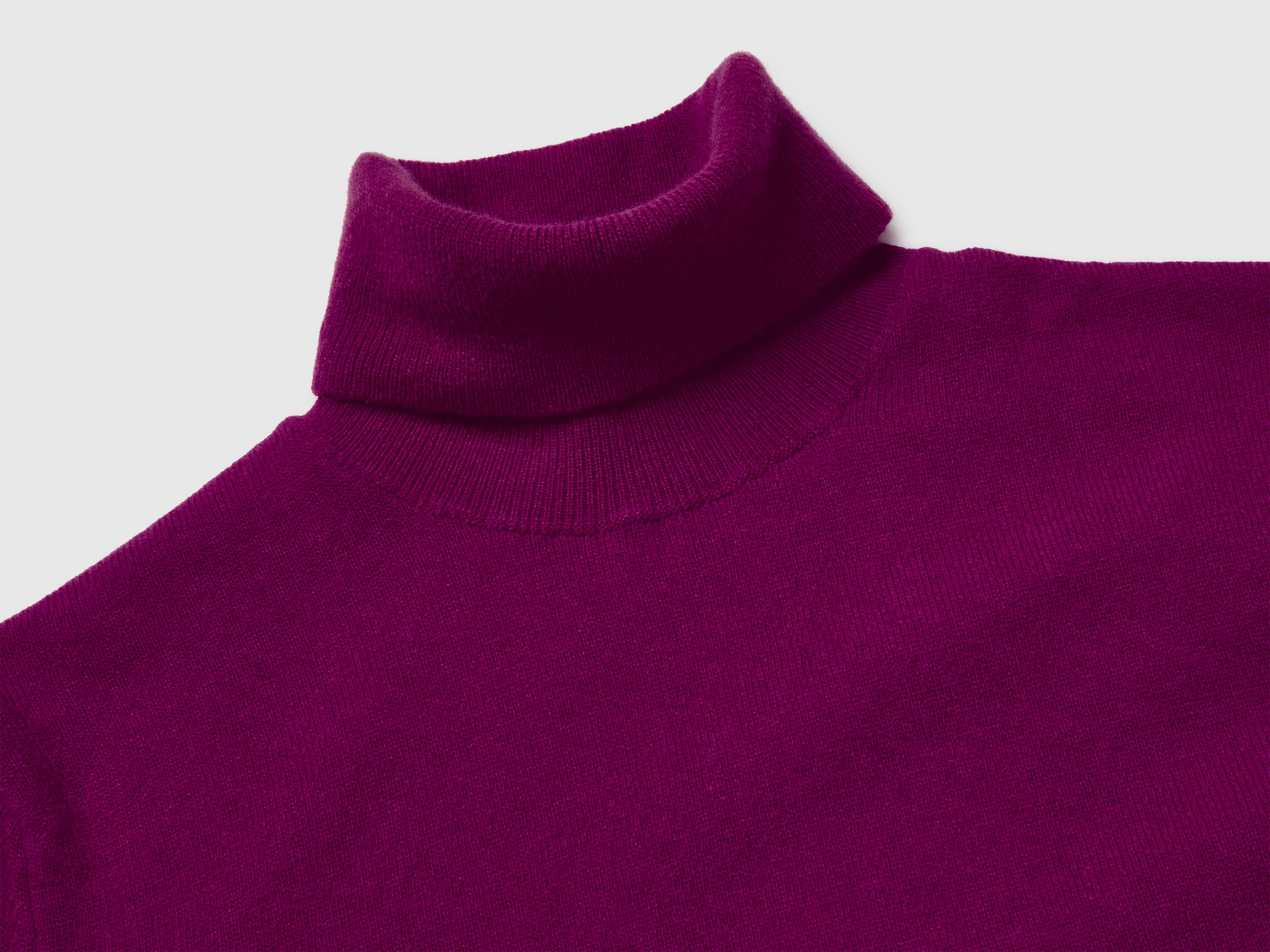 Camisola de gola alta violeta em pura lã Merino - ucb_image_DS1
