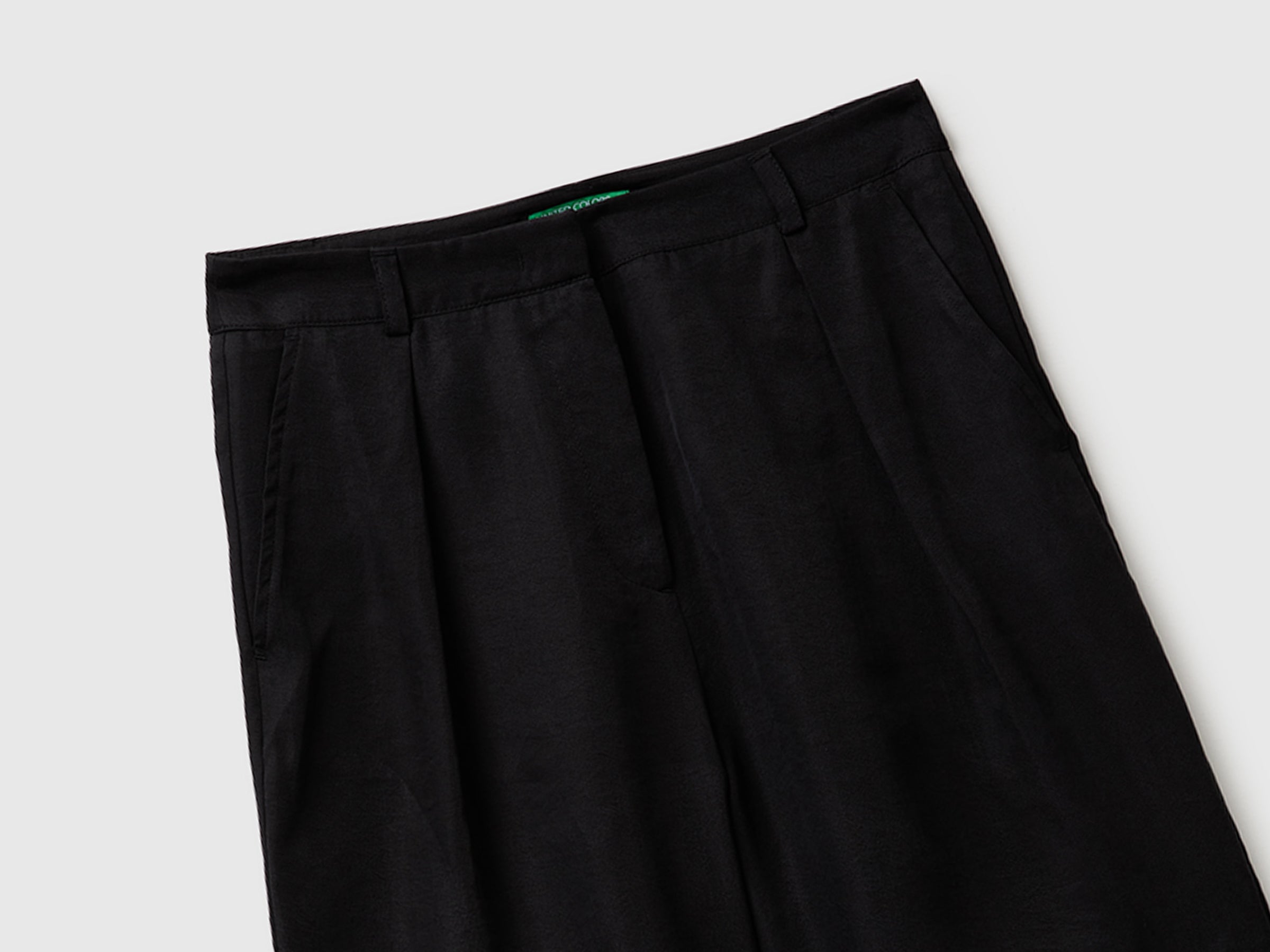 Bermudas com pregas 100% lyocell - ucb_image_FY