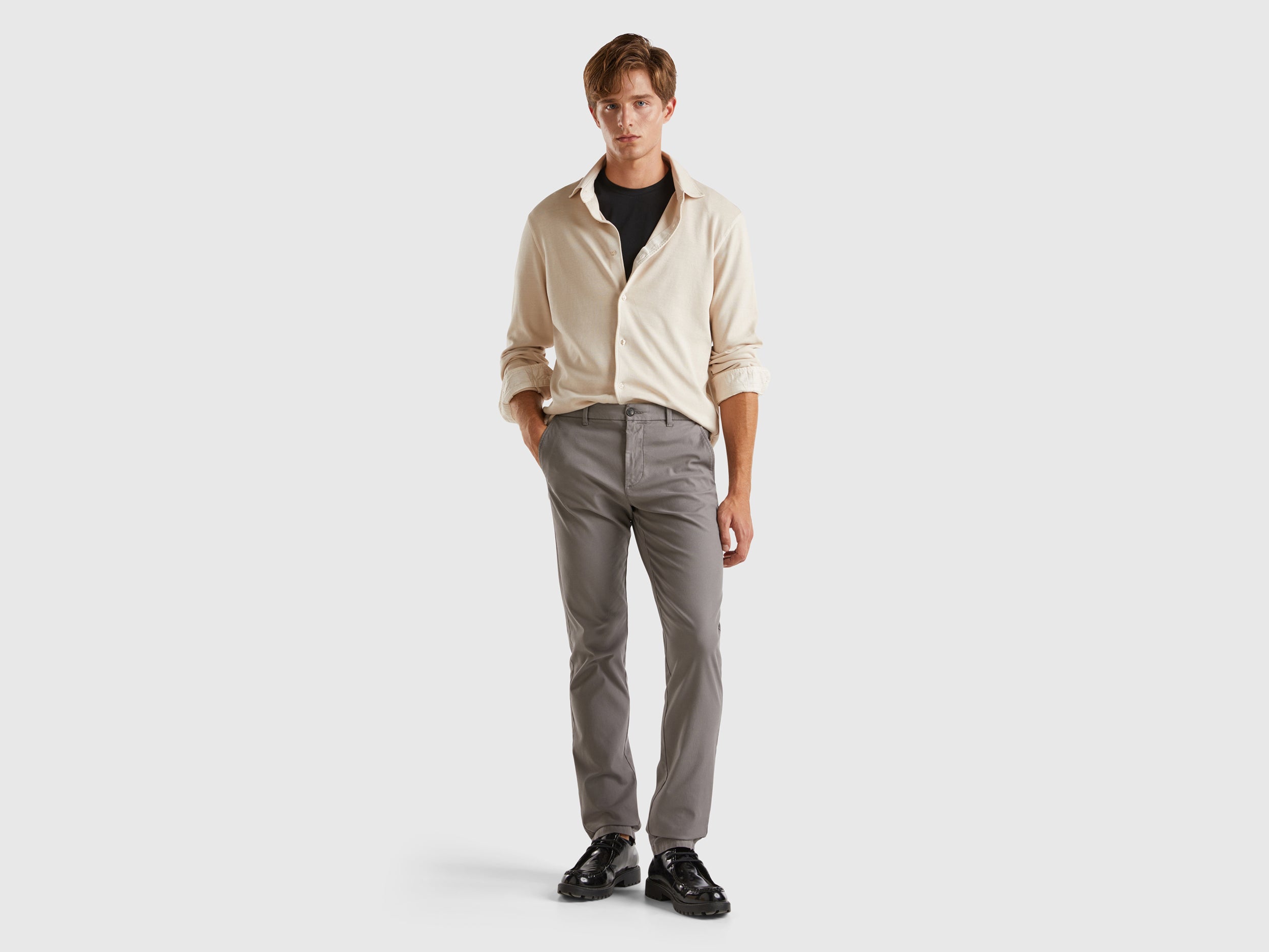 Chinos slim fit em algodão stretch - ucb_image_FY
