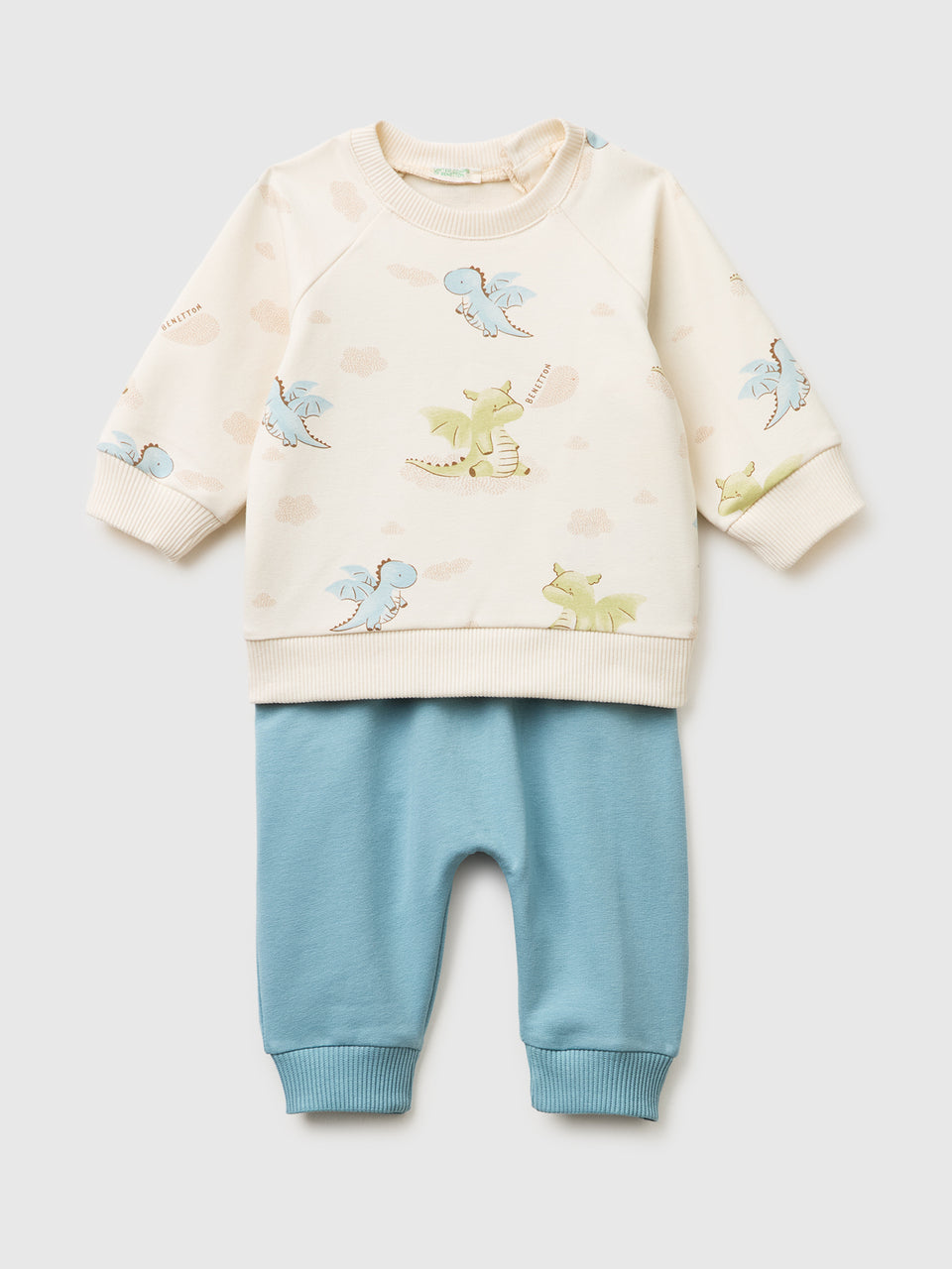 Stretch sweatshirt outfit - ucb_image_FS