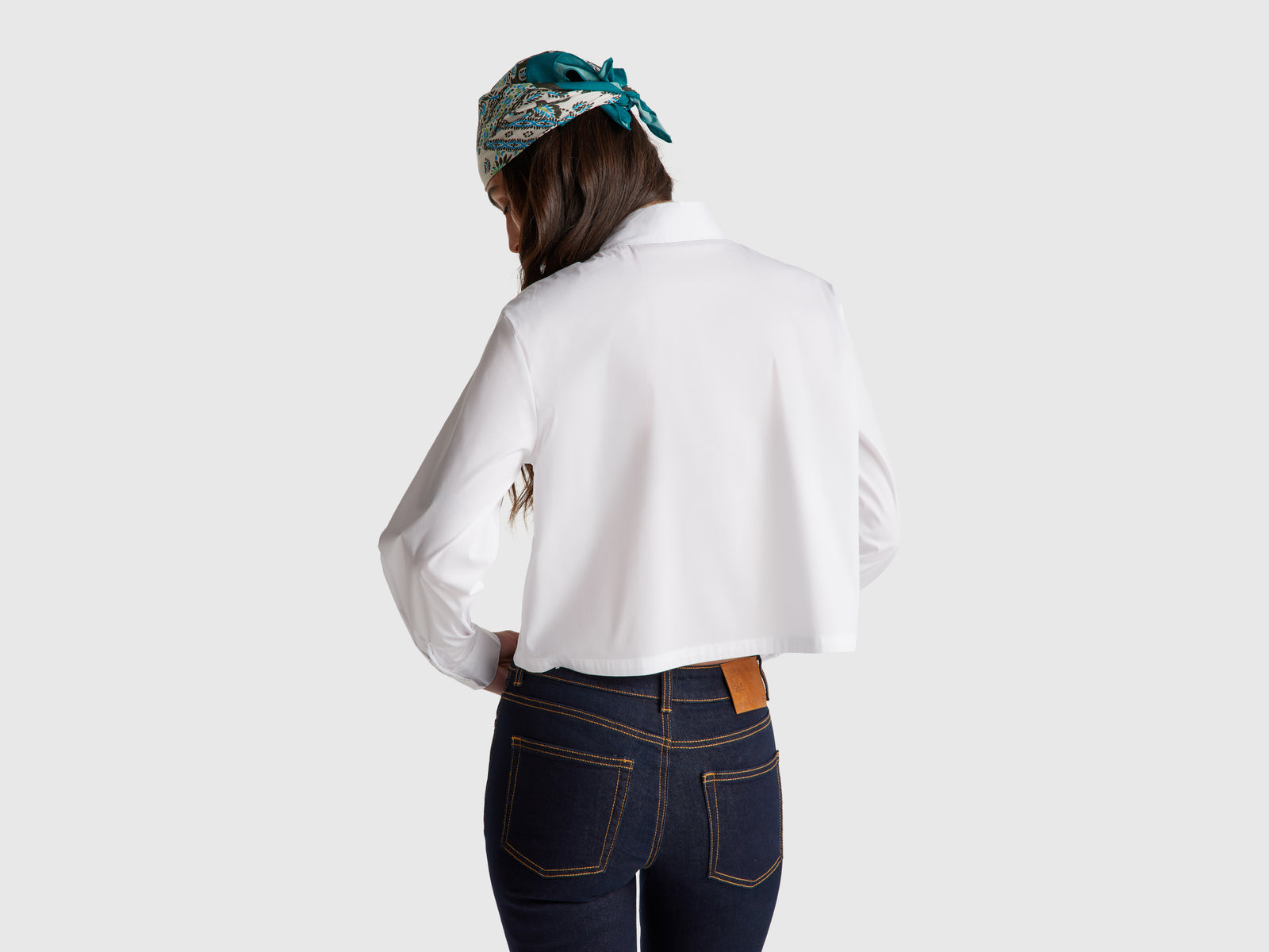 Camisa cropped com bolso pequeno - ucb_image_B
