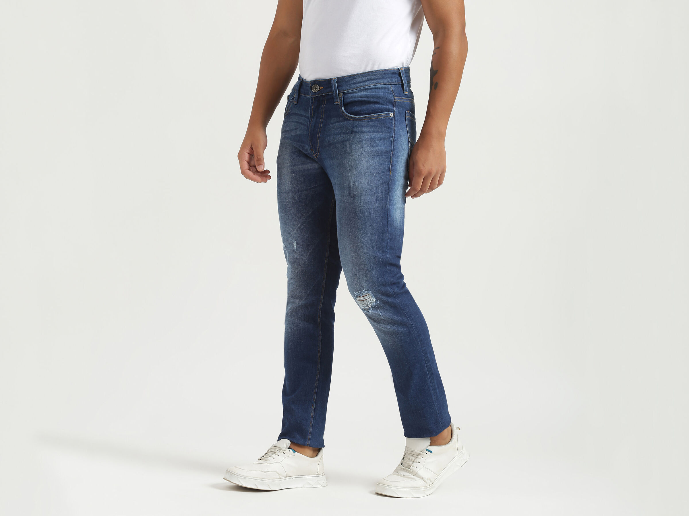 SKINNY FIT FADED BLUE BOOMERANG JEANS image number 1