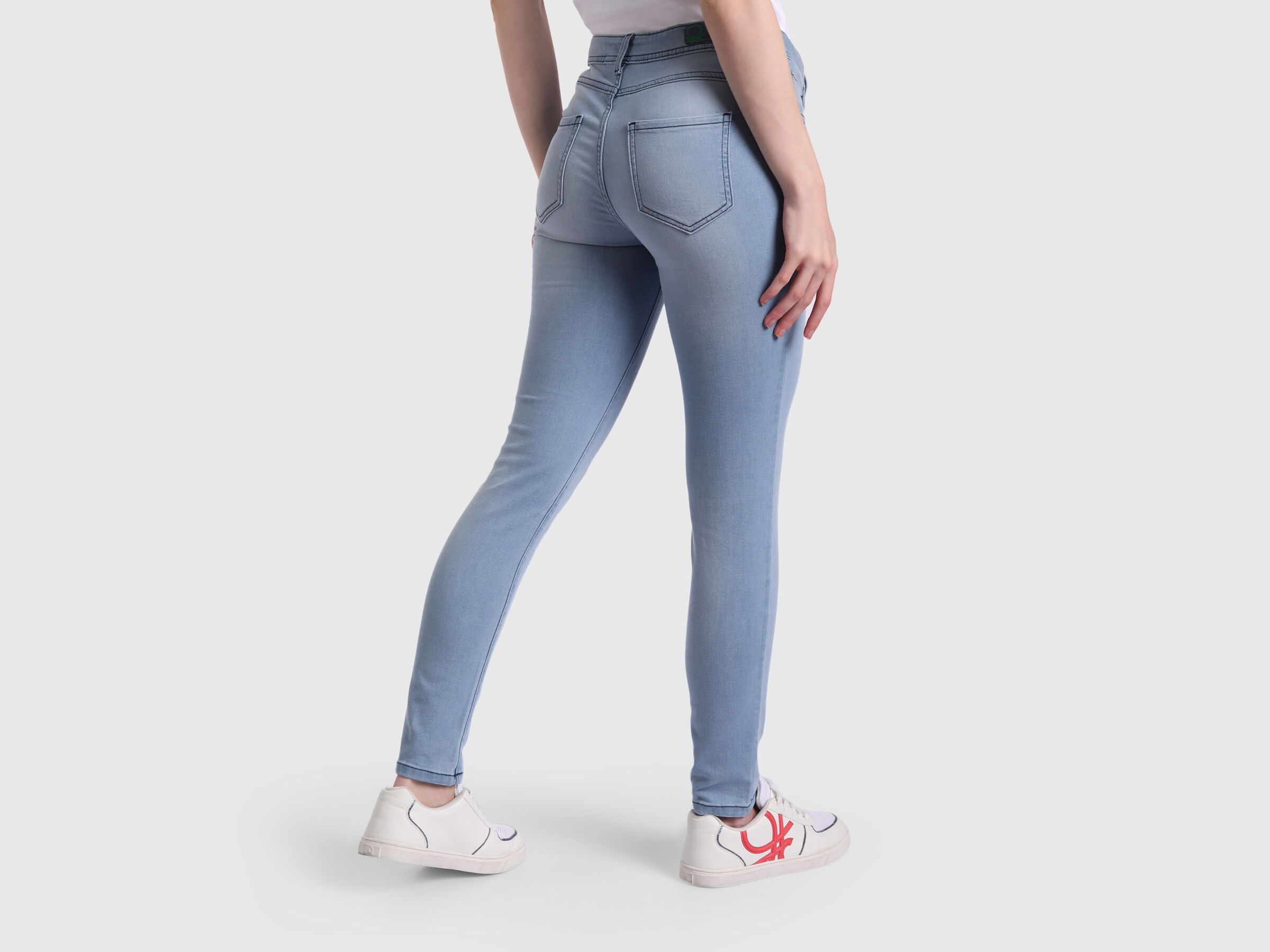 Basic 5 pocket skinny jeans image number 2