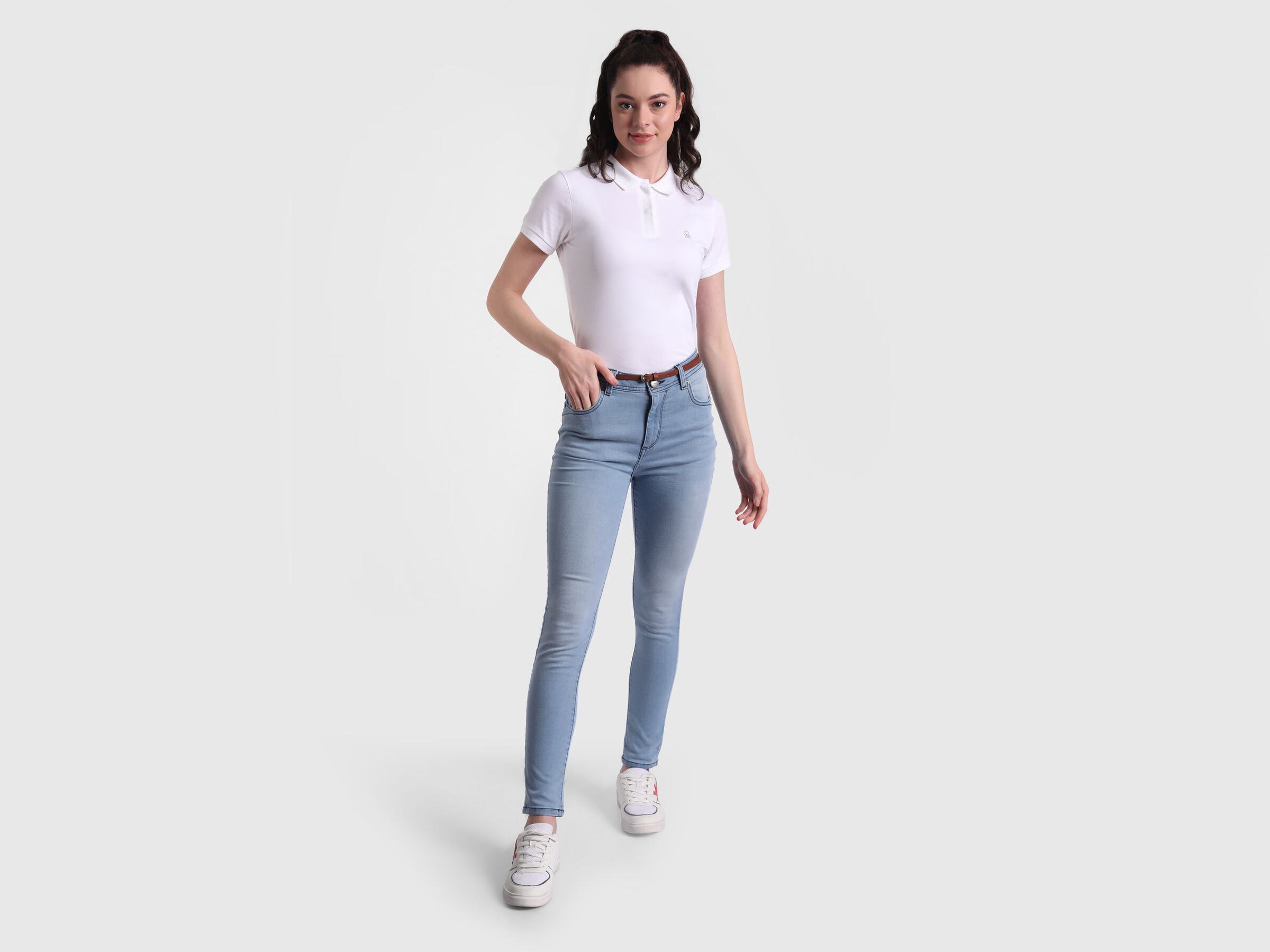 Basic 5 pocket skinny jeans image number 4