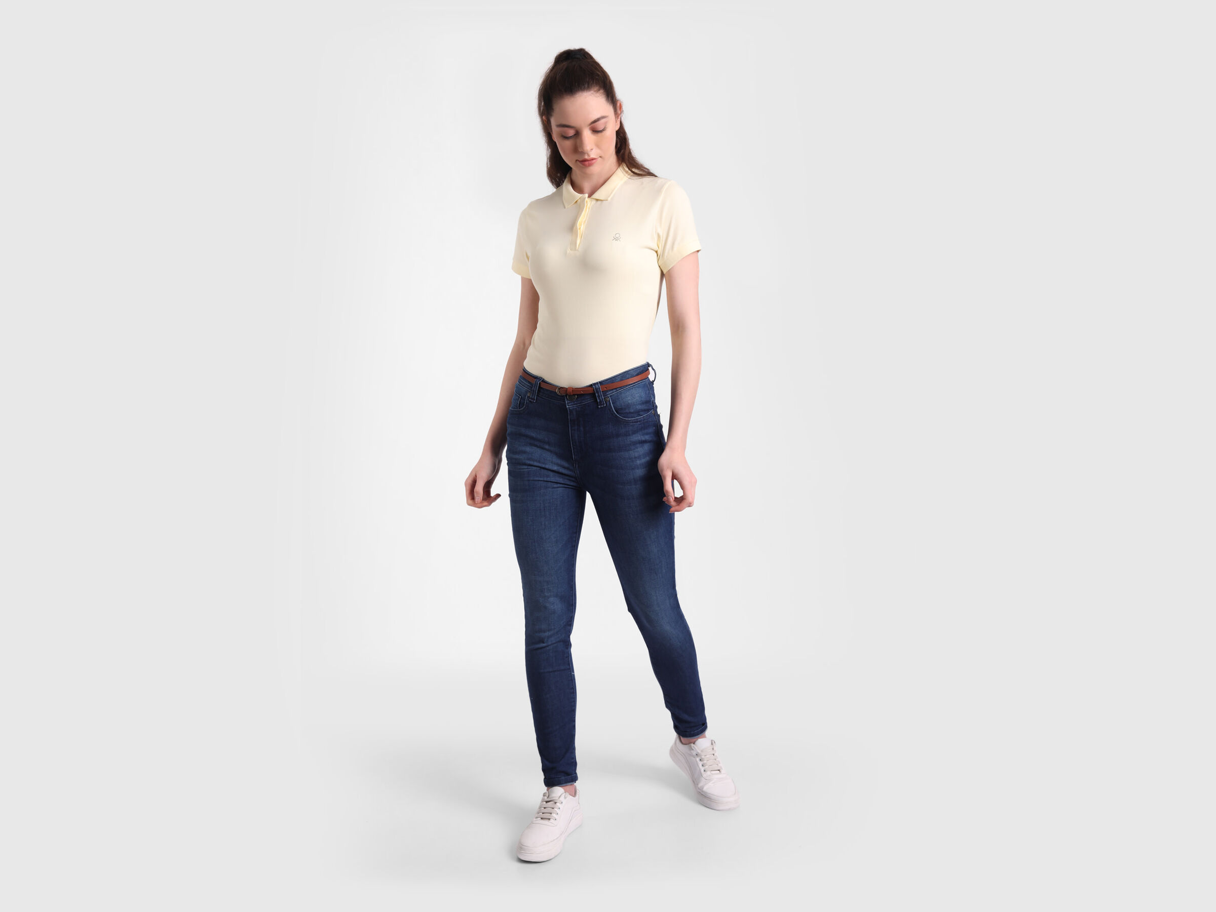 Basic 5 pocket skinny jeans image number 4