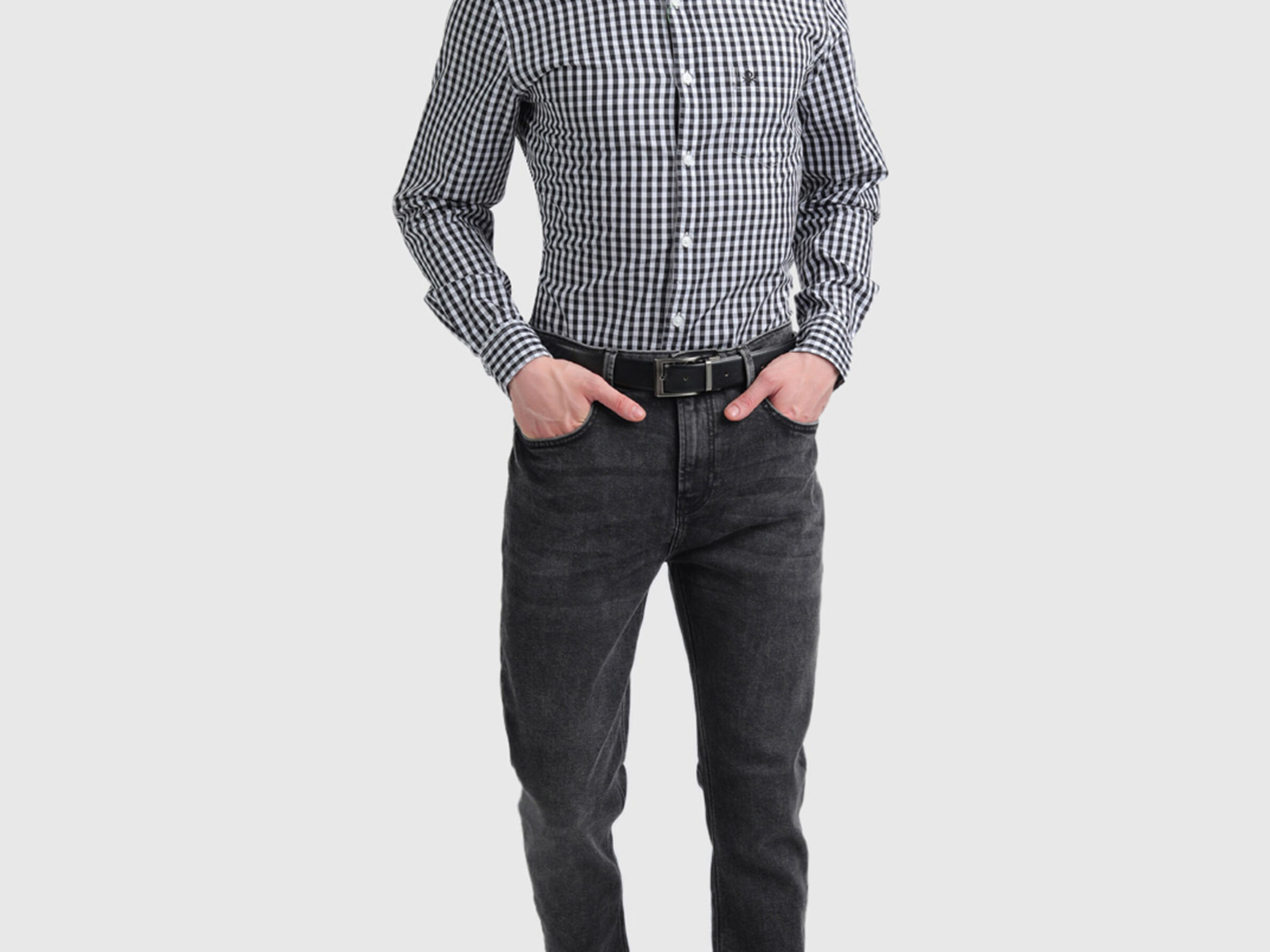 Aged Look Carrot Fit Jeans image number 3