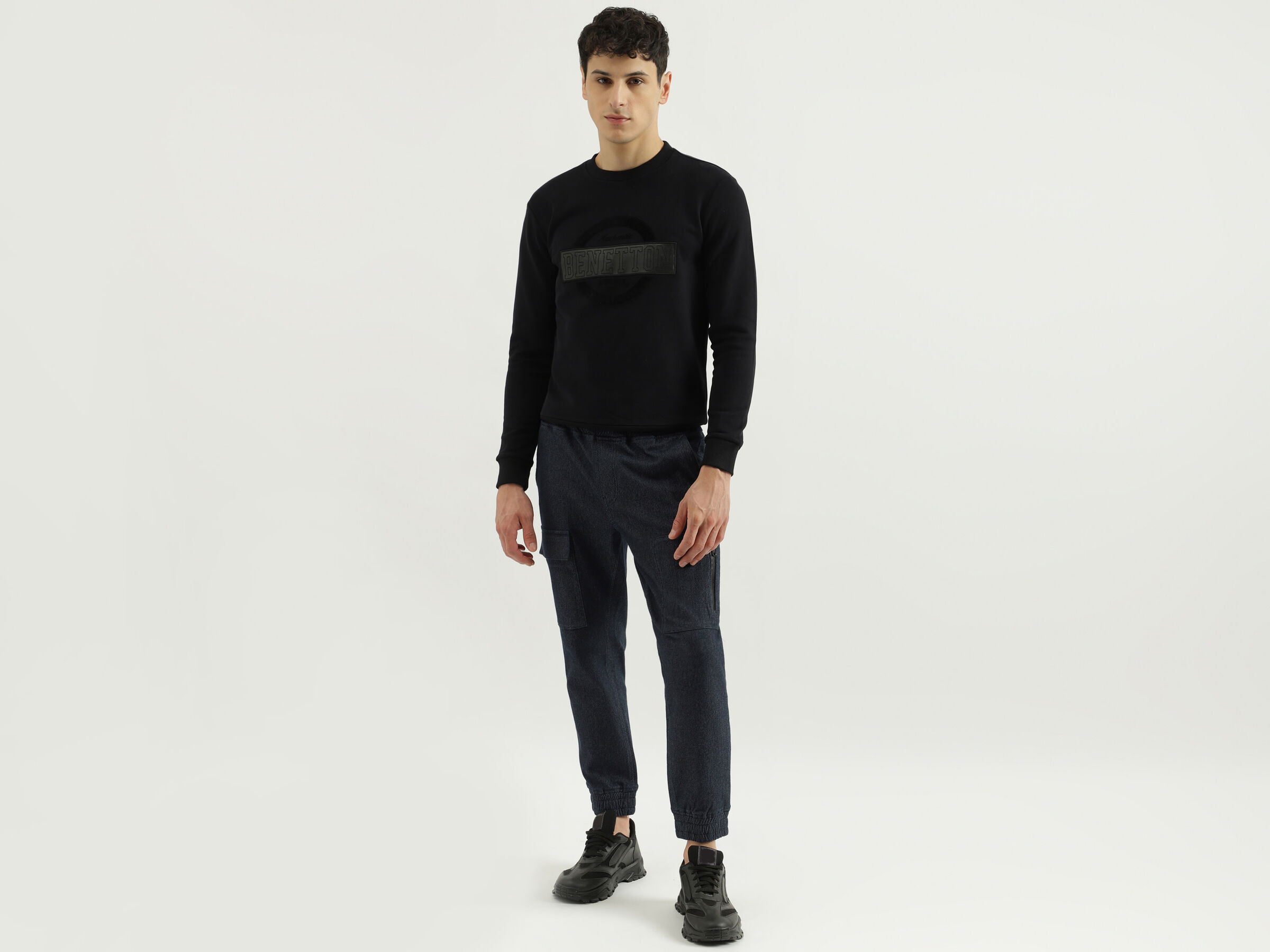 FAUX LEATHER PATCH BRANDING SWEAT image number 3