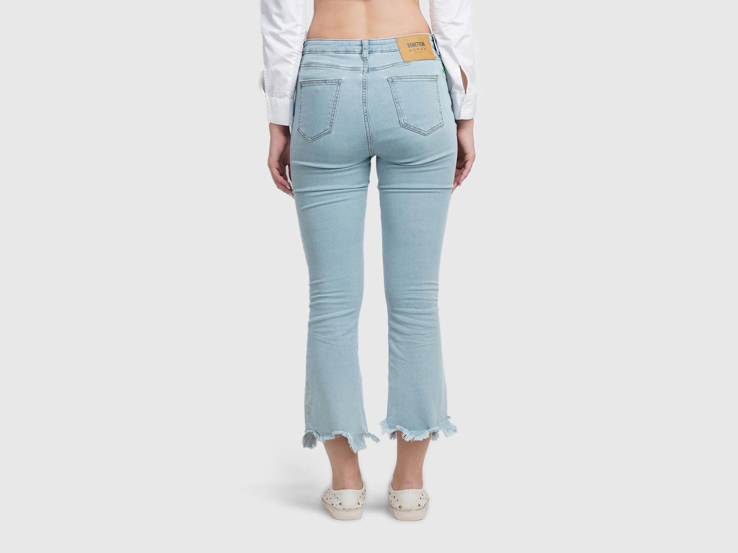 Bootcut With Damaging  And Fraying image number 2