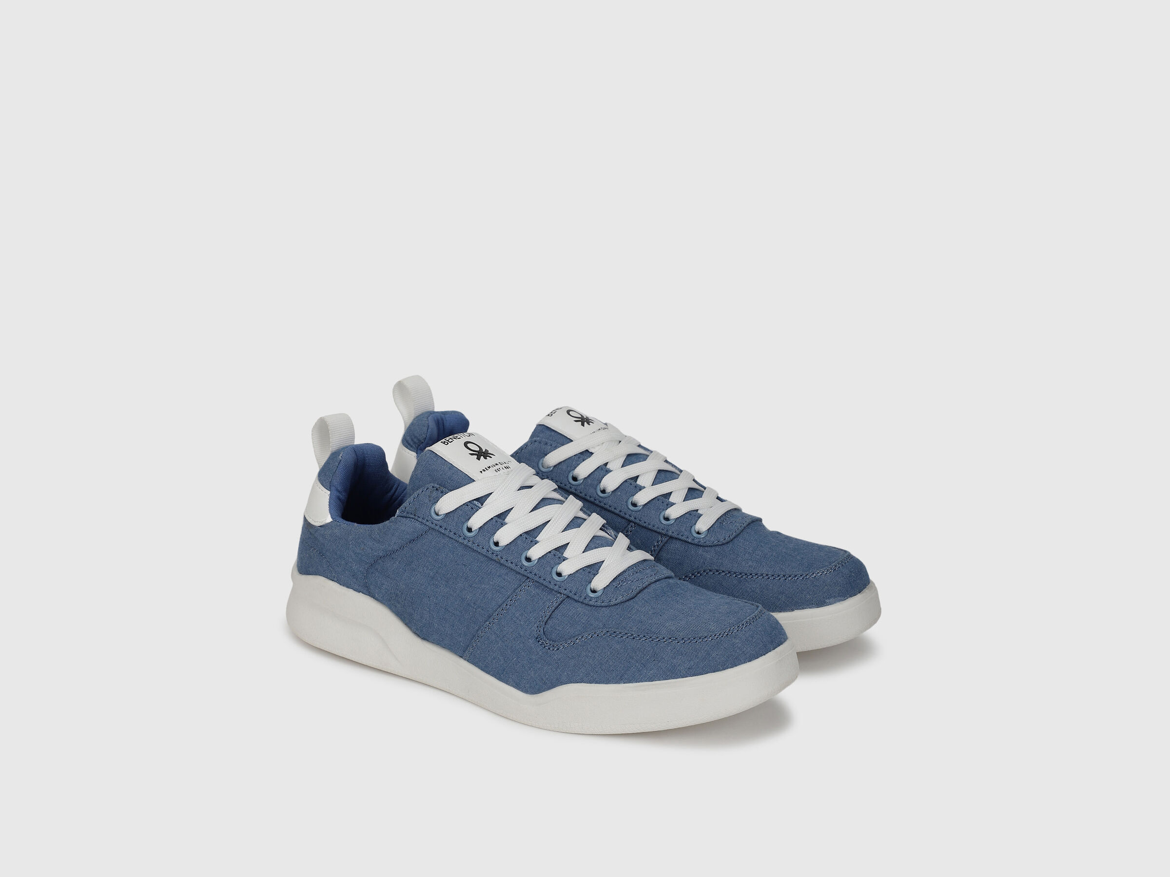 CANVAS LACE UP SNEAKER image number 1