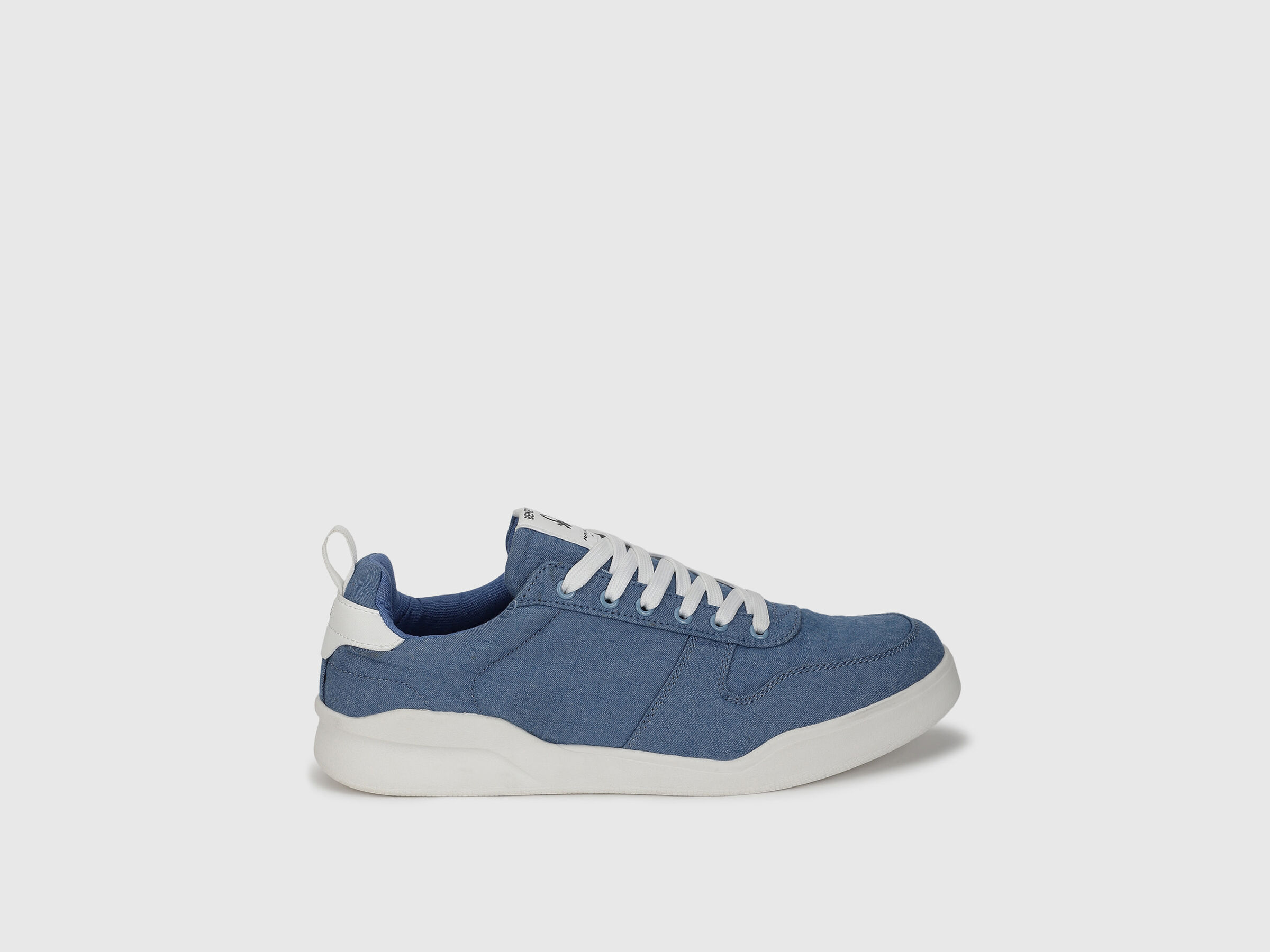 CANVAS LACE UP SNEAKER image number 0