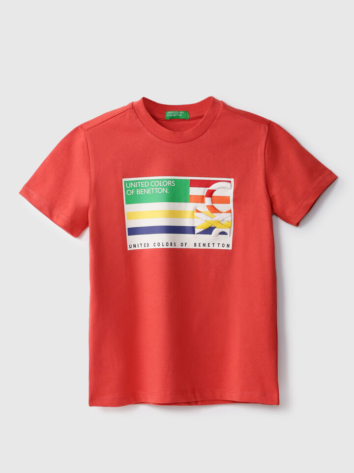 Flag In 3D Emb. Tee Short
