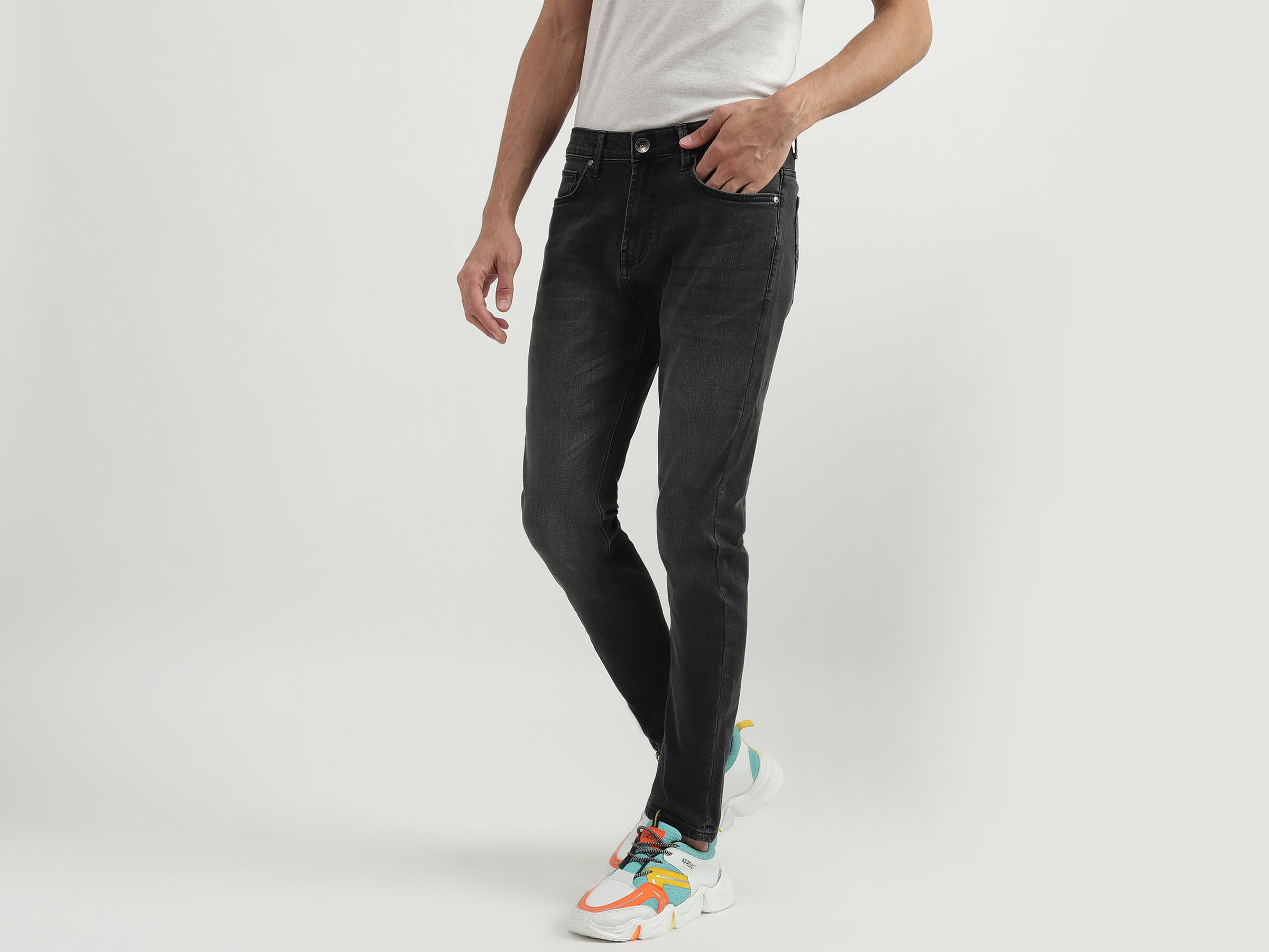 CARROT FIT MILD FADED BLACK BMRG JEANS image number 1