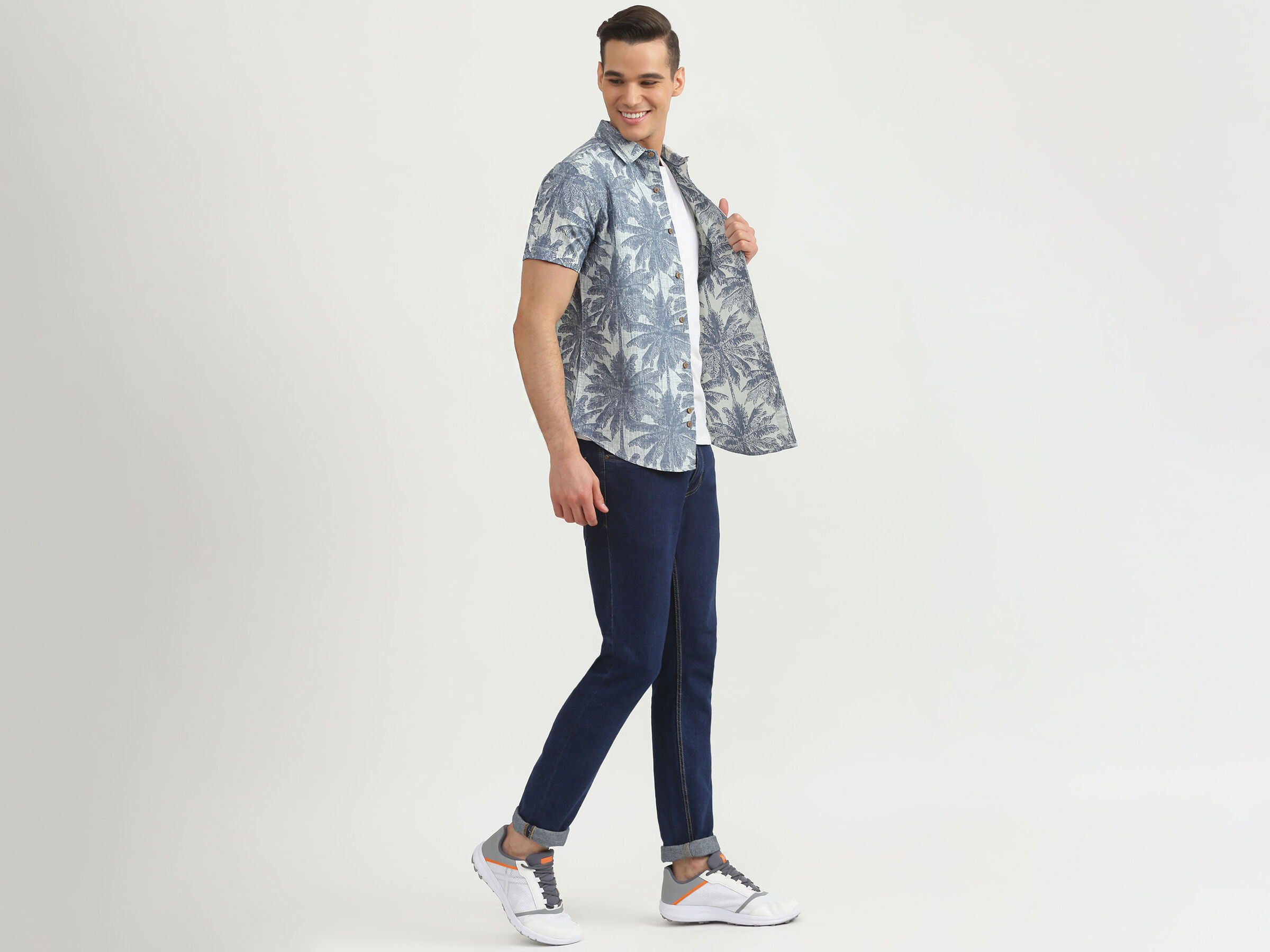 Half Sleeves Palm Print Shirt image number 3