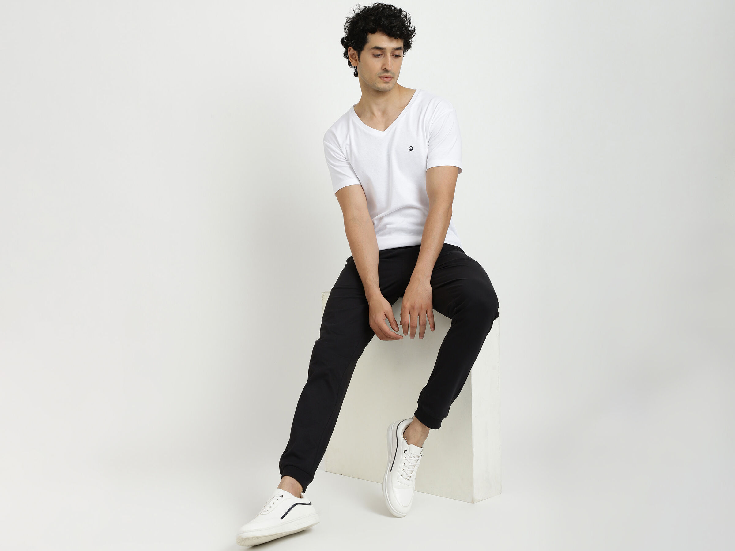 United Colors Of Benetton Trousers image number 4