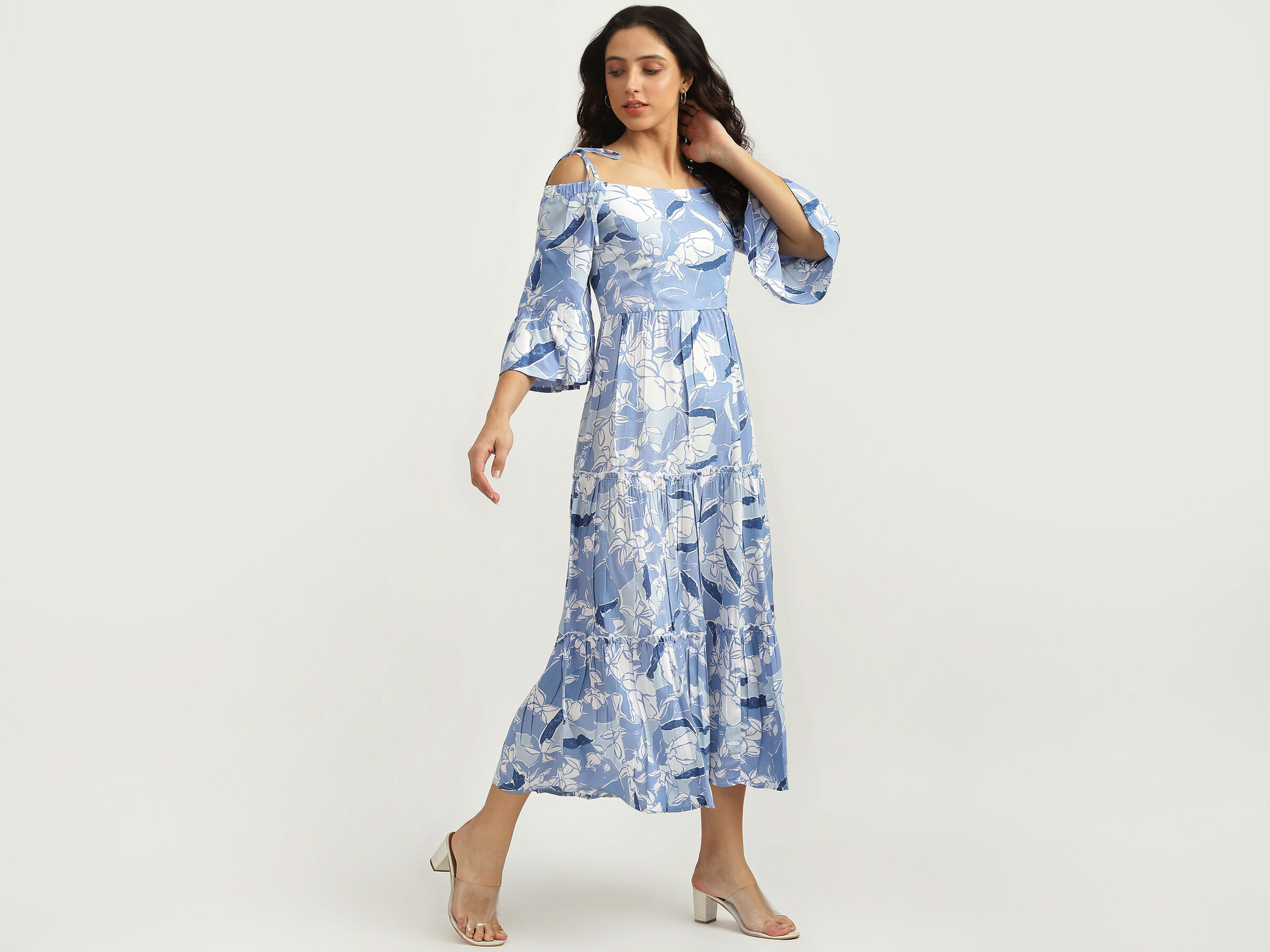 Off Shoulder Tiered Maxi DreShort Sleeve image number 3