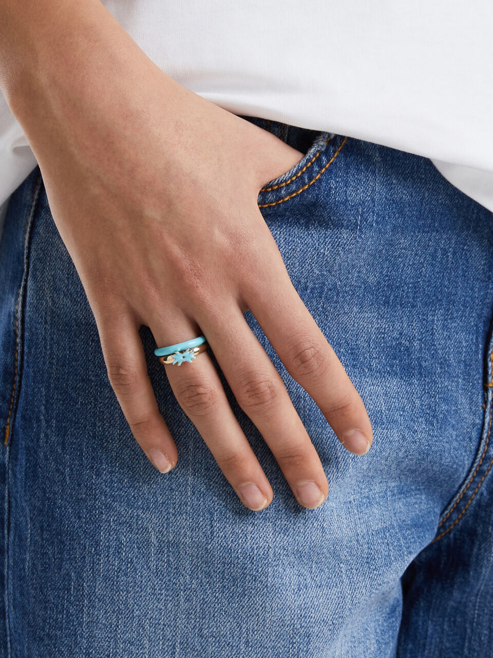 COLOR HALF LOGO RINGS image number 2
