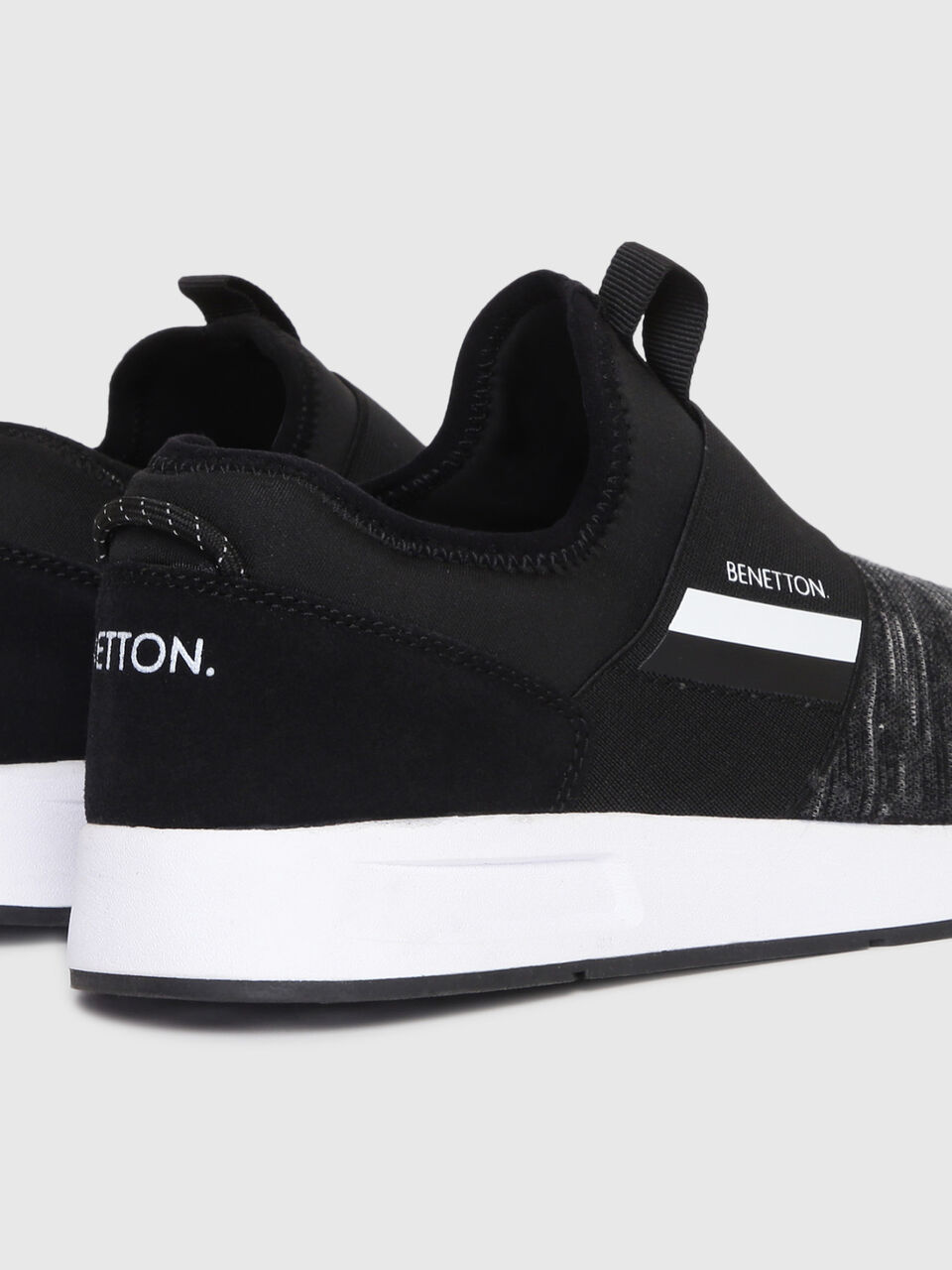 Sporty Sneaker With Elastic image number 2