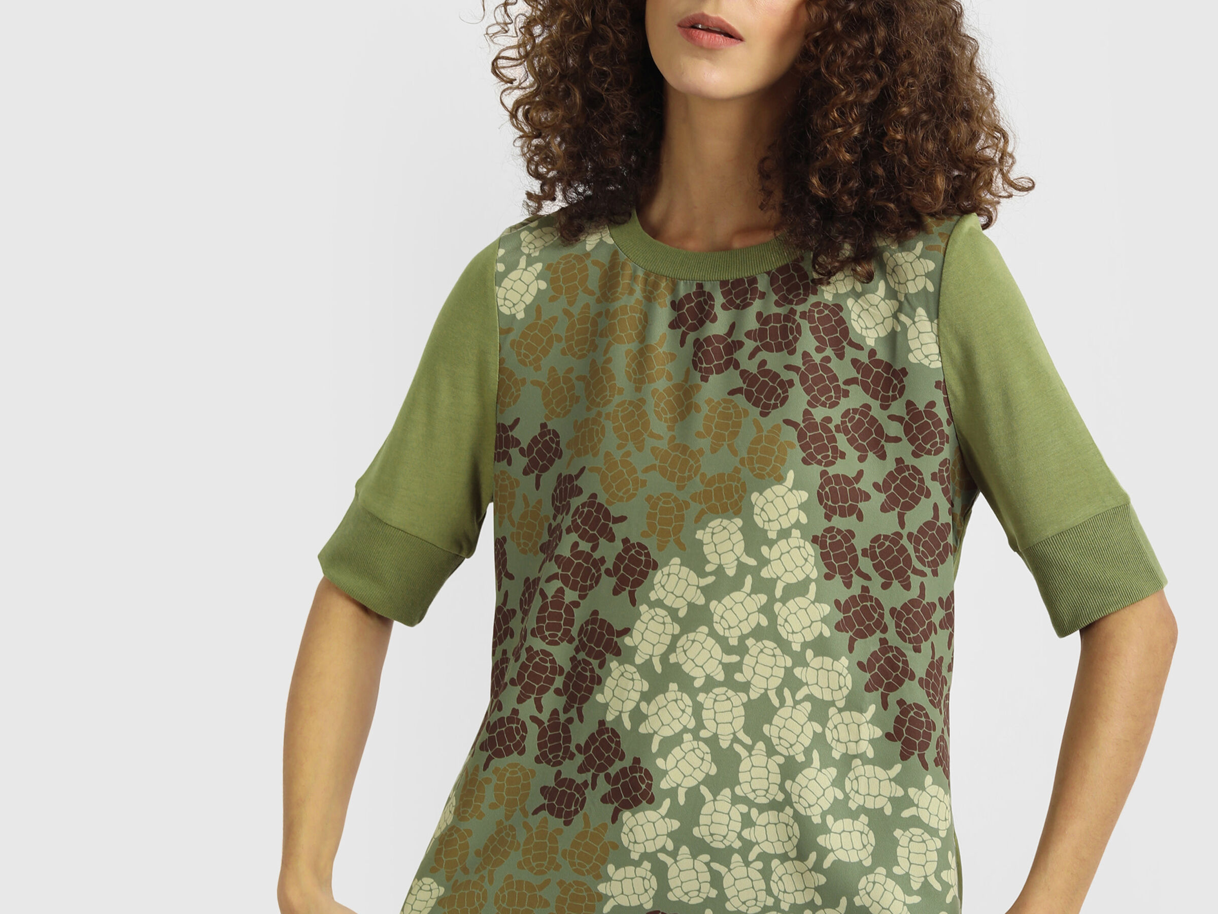 Short Sleeve Knit Woven Top Wt Turtle  Print image number 5
