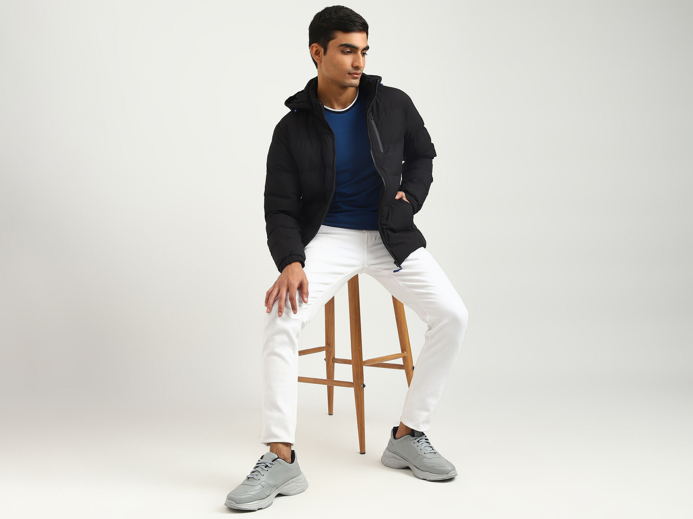 SOFT PUFFER HOODED JACKET image number 4