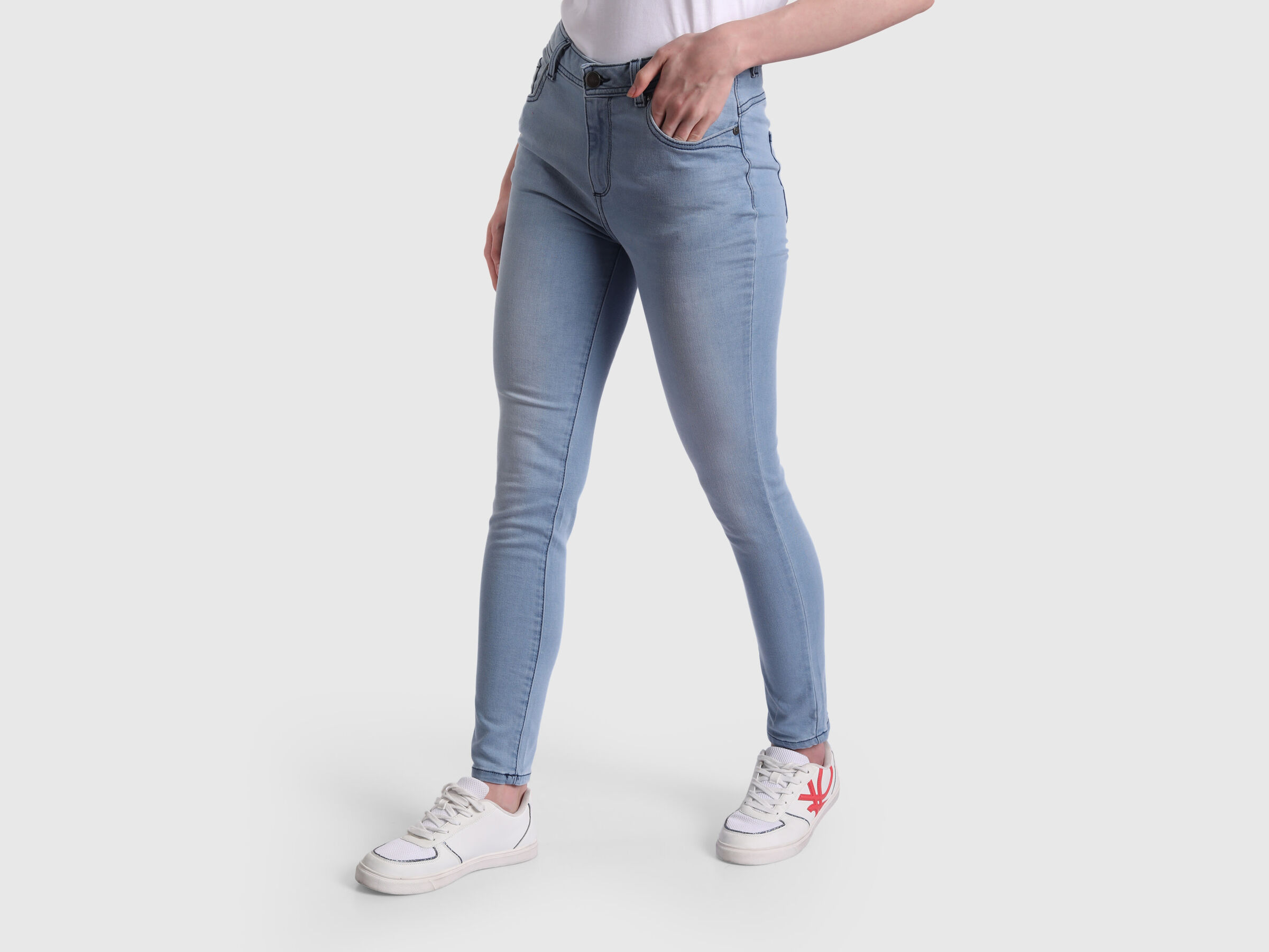 Basic 5 pocket skinny jeans image number 1