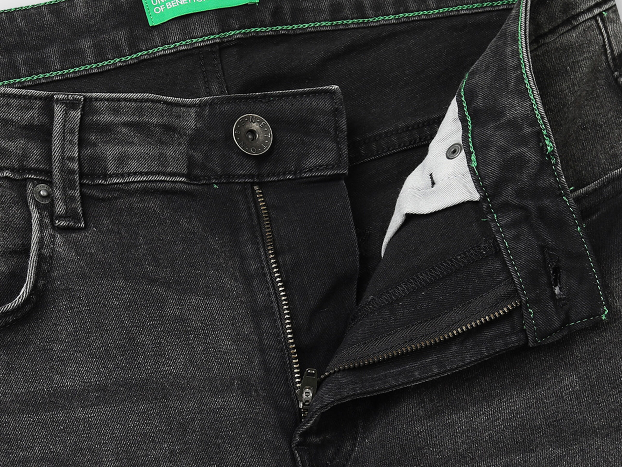 Aged Look Carrot Fit Jeans image number 4