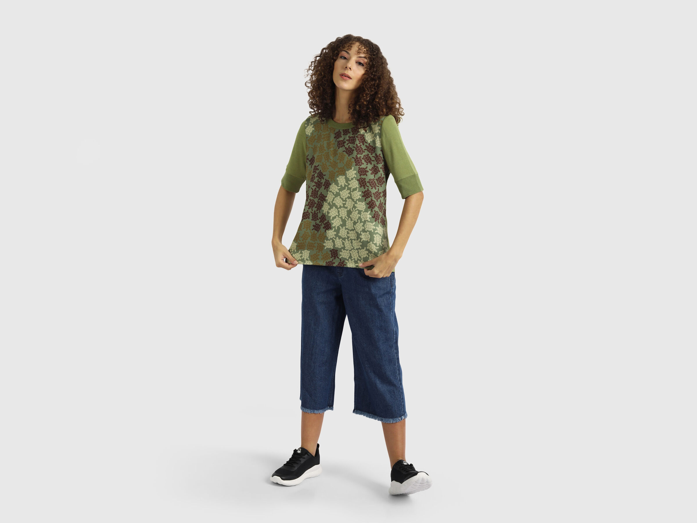 Short Sleeve Knit Woven Top Wt Turtle  Print image number 4