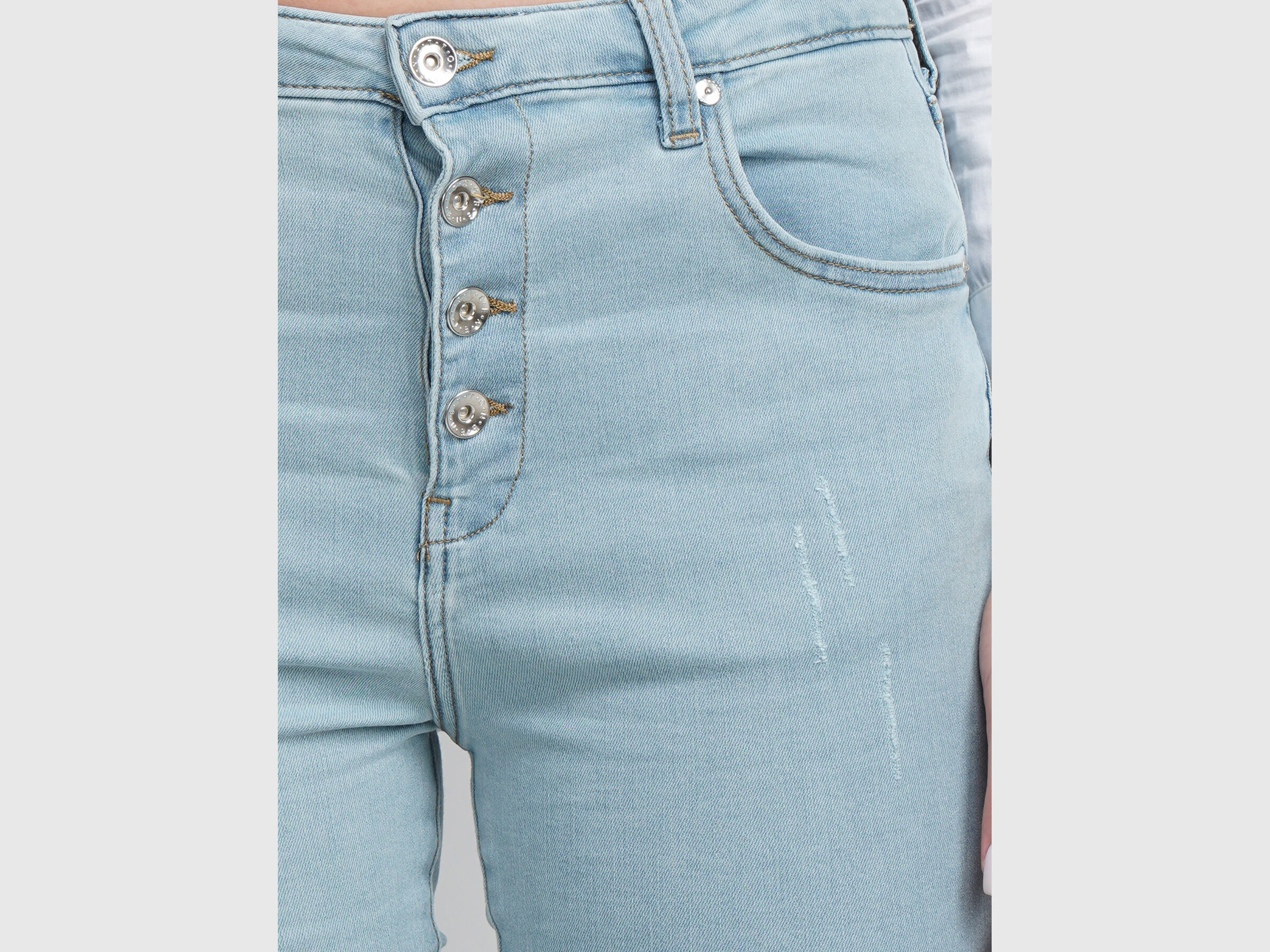 Bootcut With Damaging  And Fraying image number 4