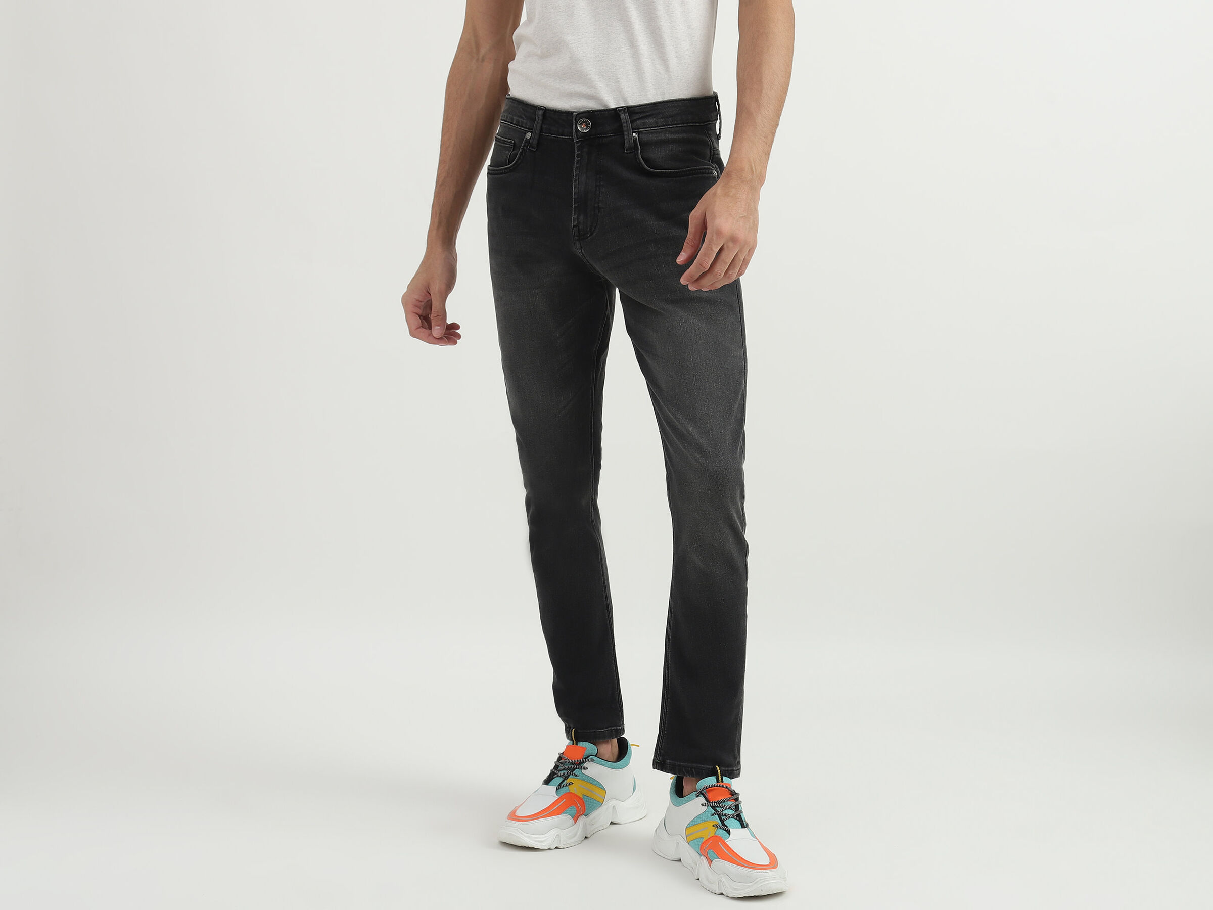 CARROT FIT MILD FADED BLACK BMRG JEANS image number 0