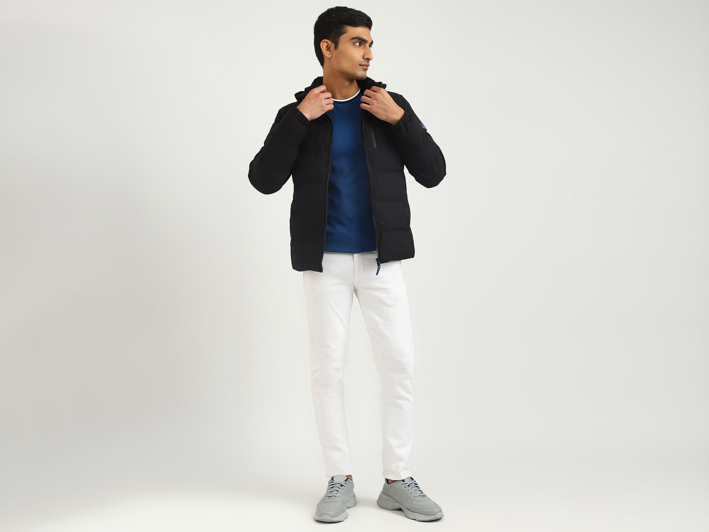 SOFT PUFFER HOODED JACKET image number 3