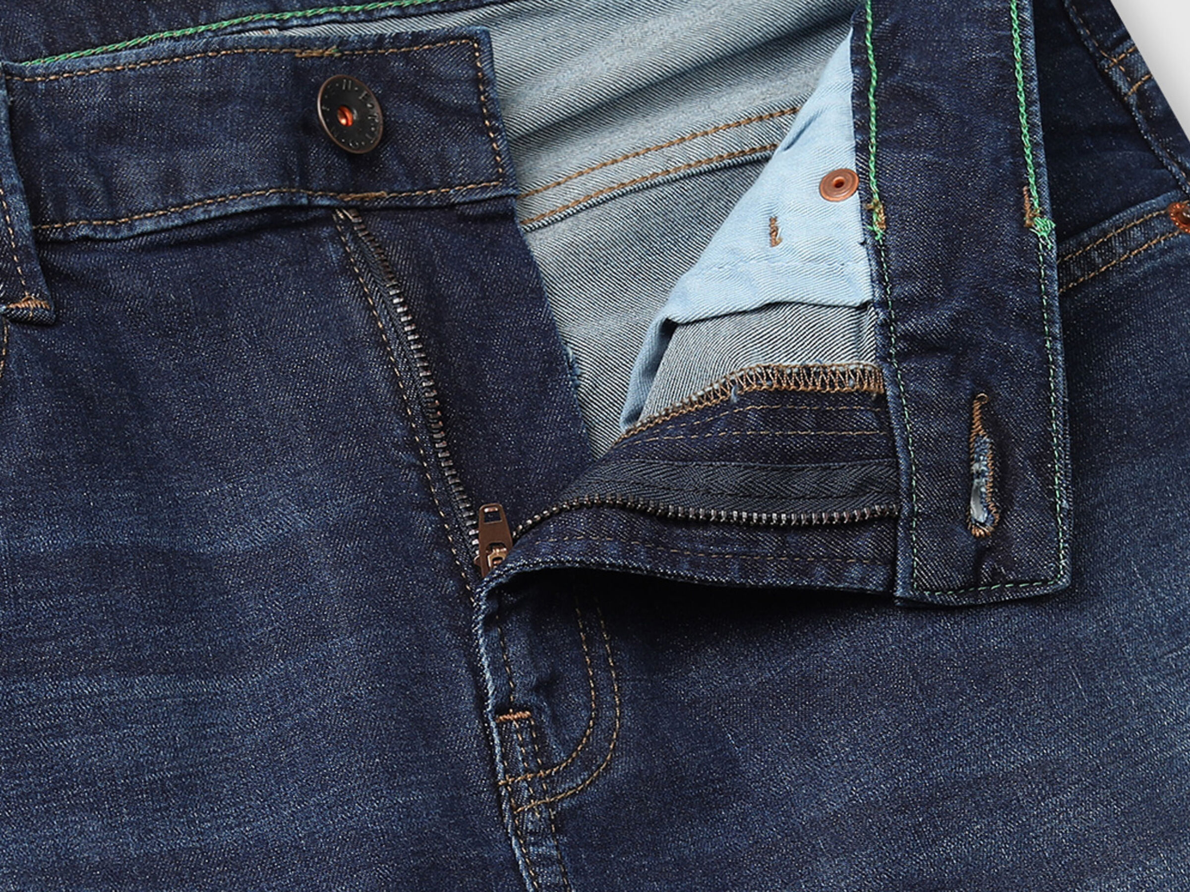 Mid Shade Washed  Skinny Jeans image number 4