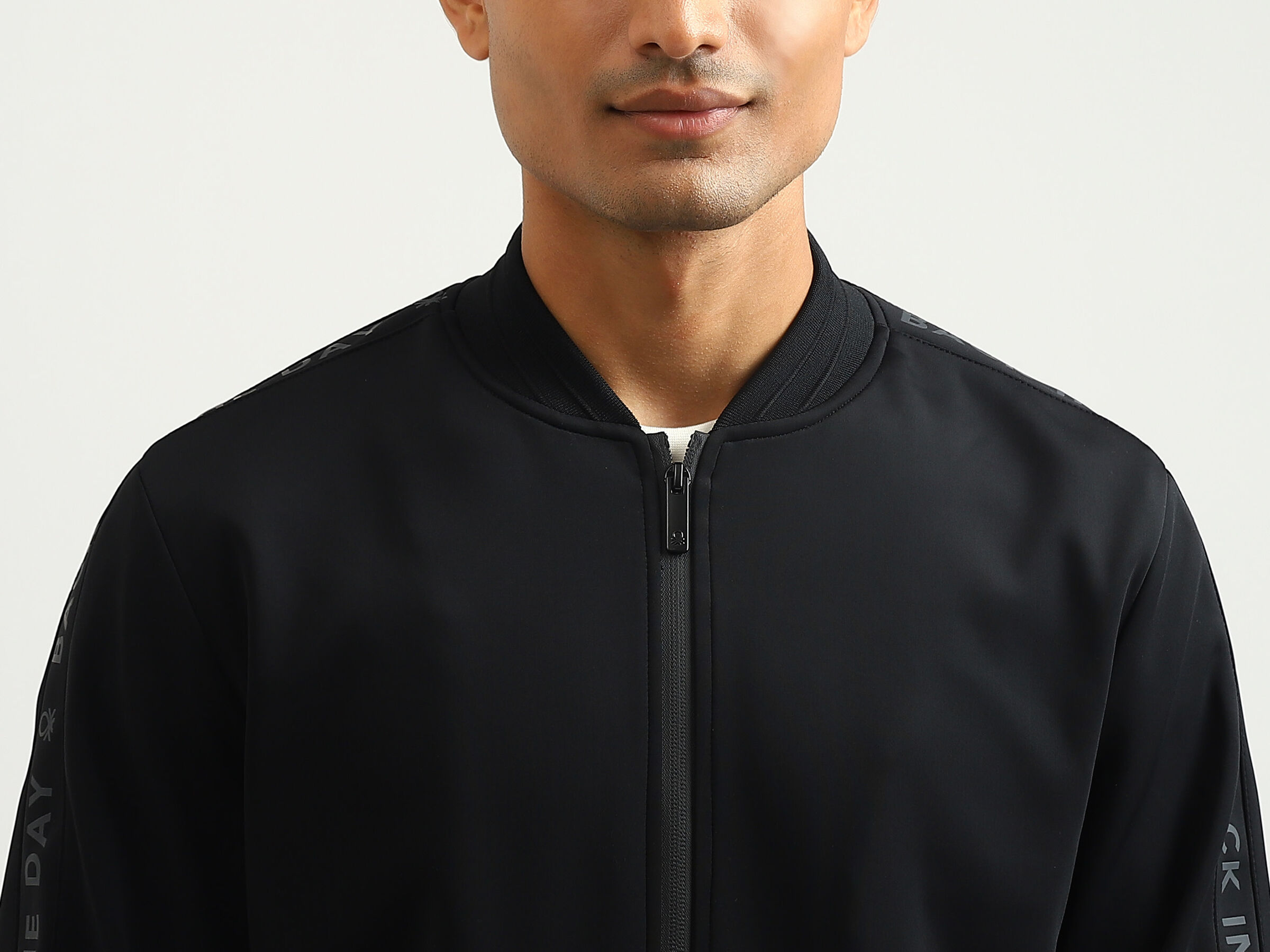 SLEEVE PRINT NEOPRENE KNIT JACKET image number 5