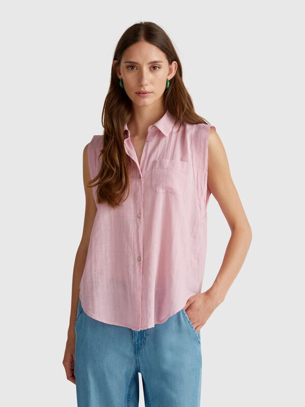 Sleeveless shirt with knot Women
