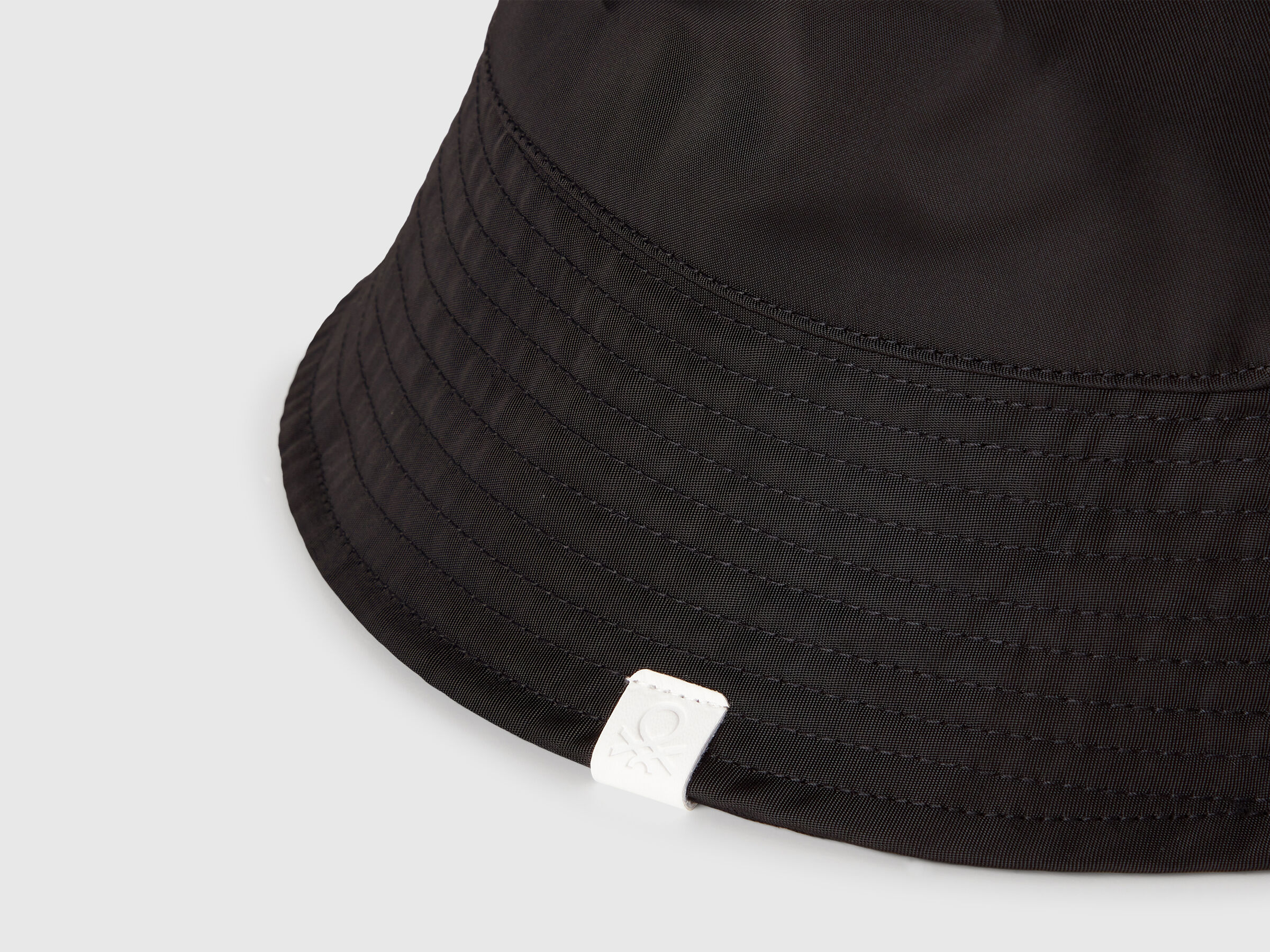 HAT Women image number 2
