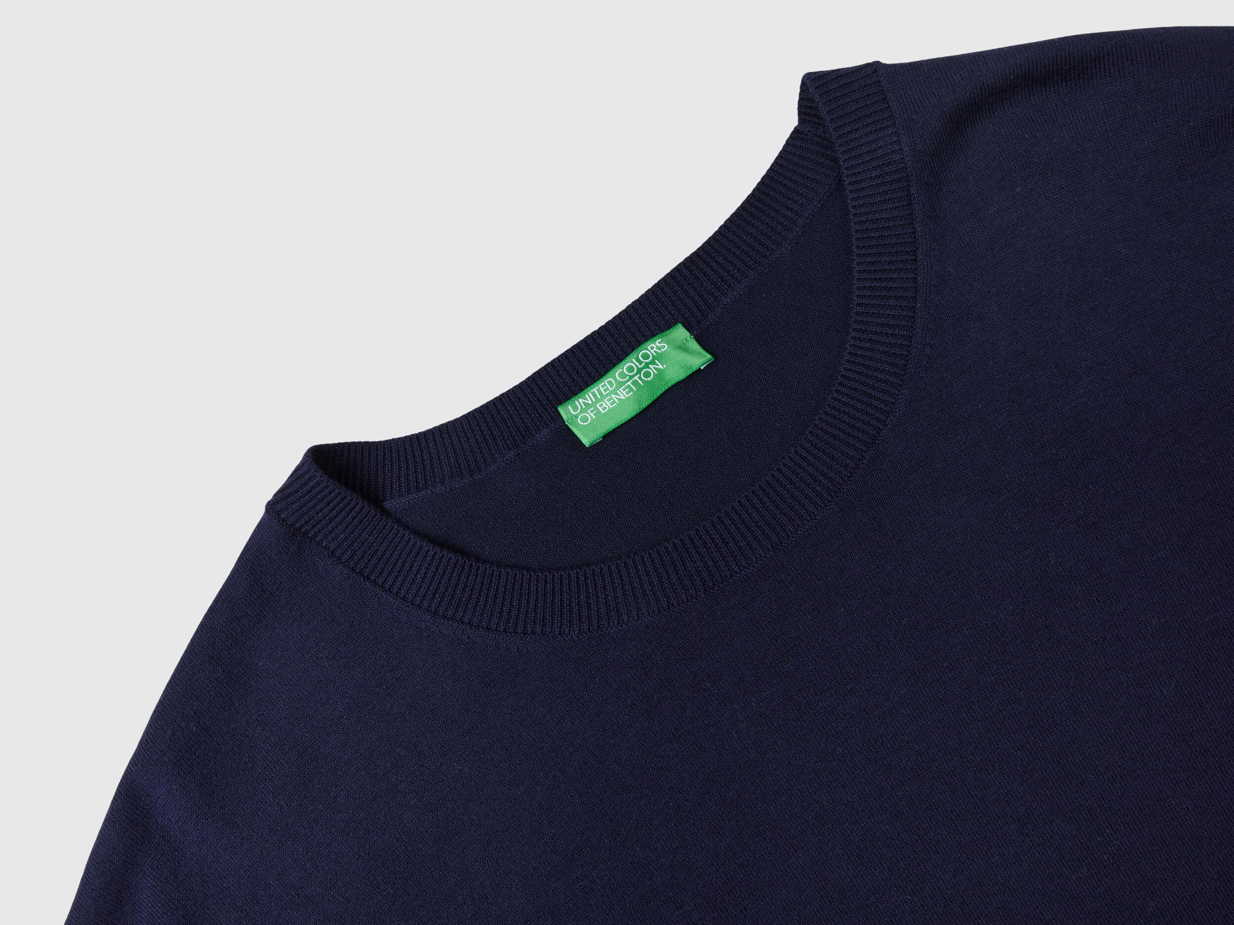 Men's lightweight crew outlet neck sweaters