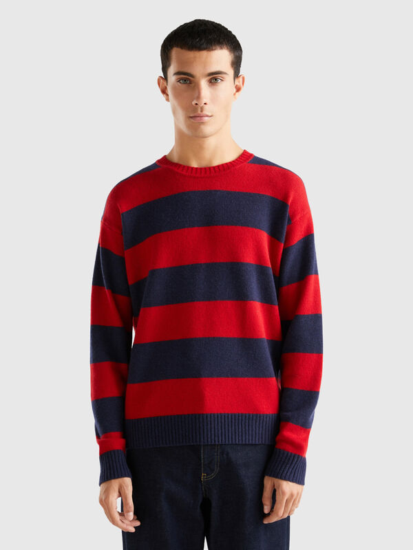 Sweater with two-tone stripes