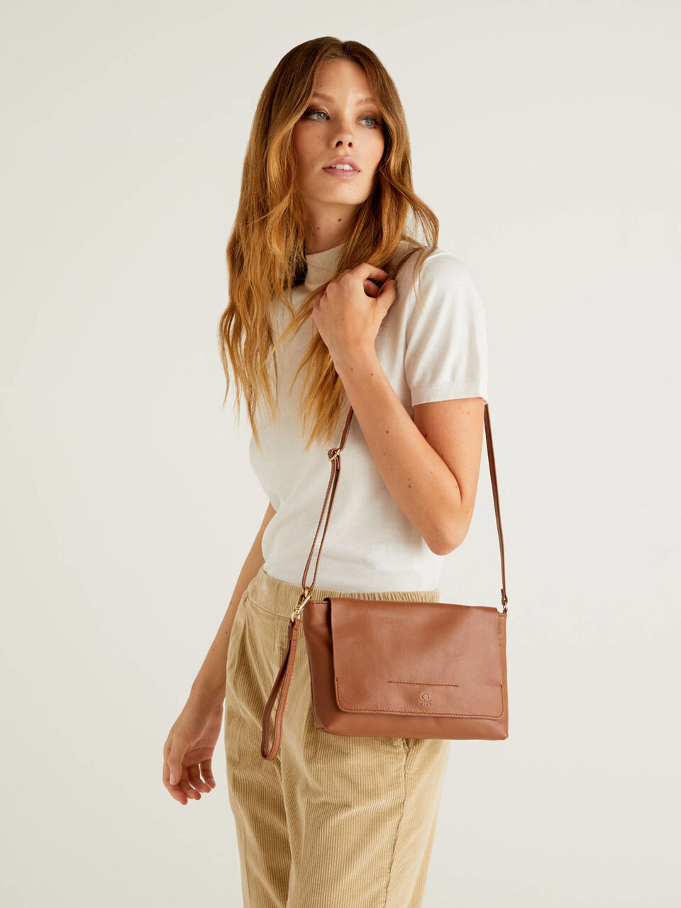 Versatile bag in genuine leather image number 2