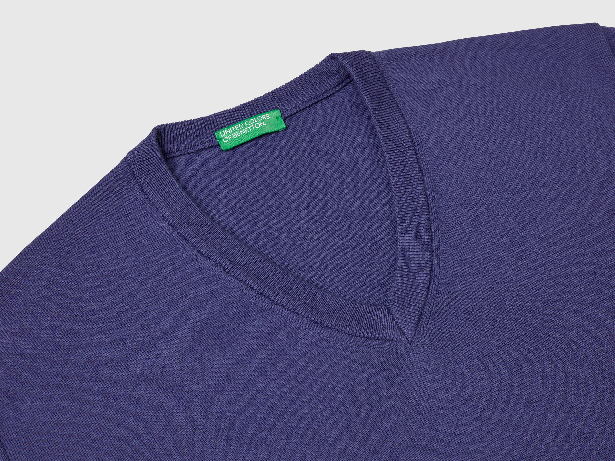 V NECK SWEATER L/S Men image number 4