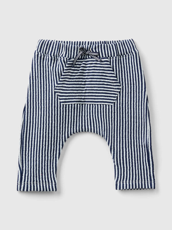 Striped trousers with pocket
