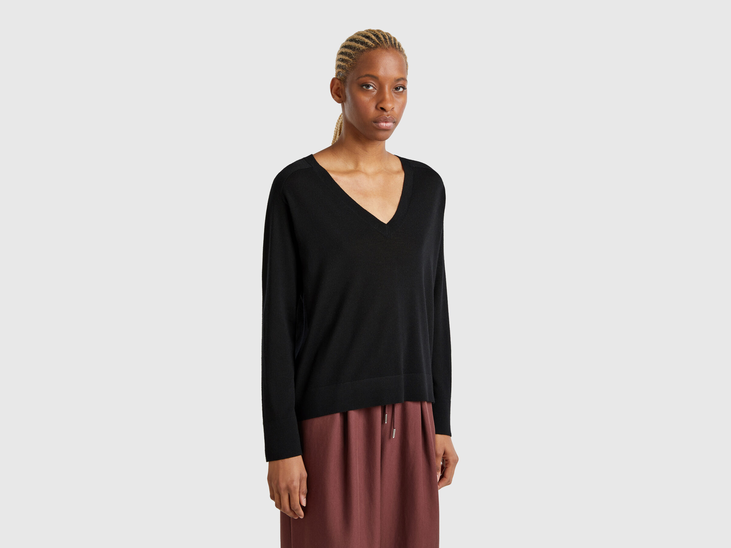 V NECK SWEATER L/S Women image number 0