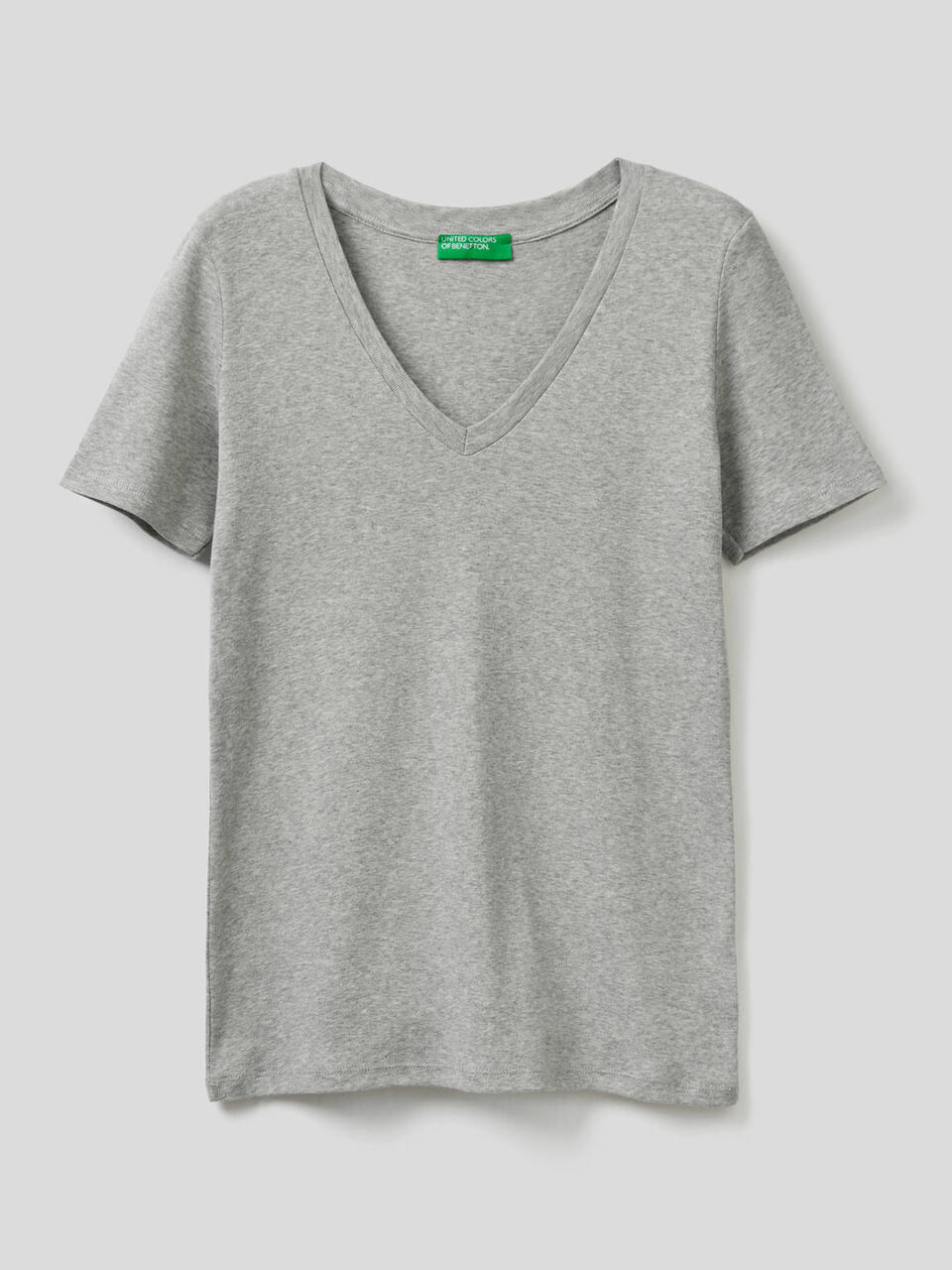 Pure cotton t-shirt with V-neck image number null