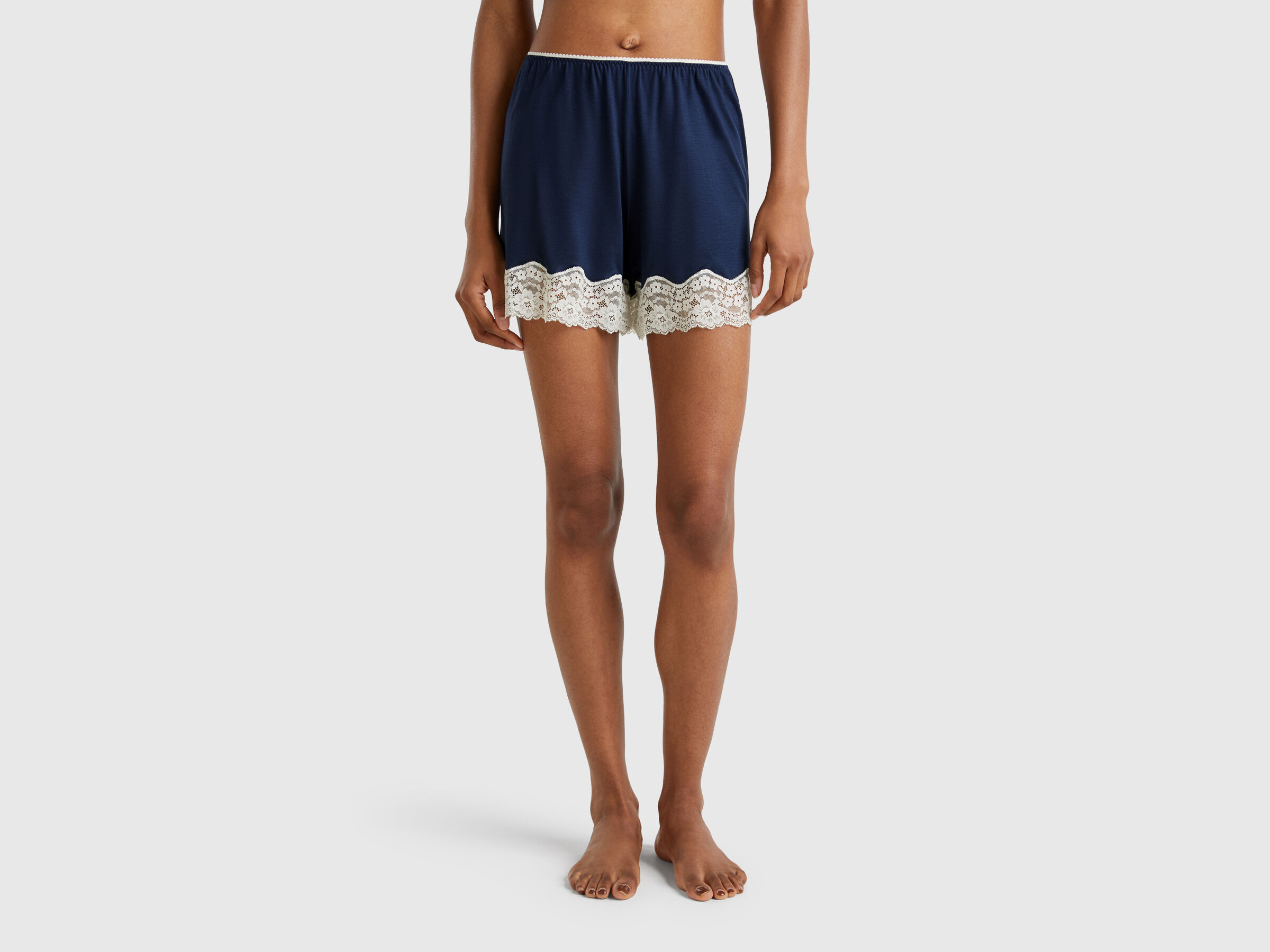SHORTS Women image number 0