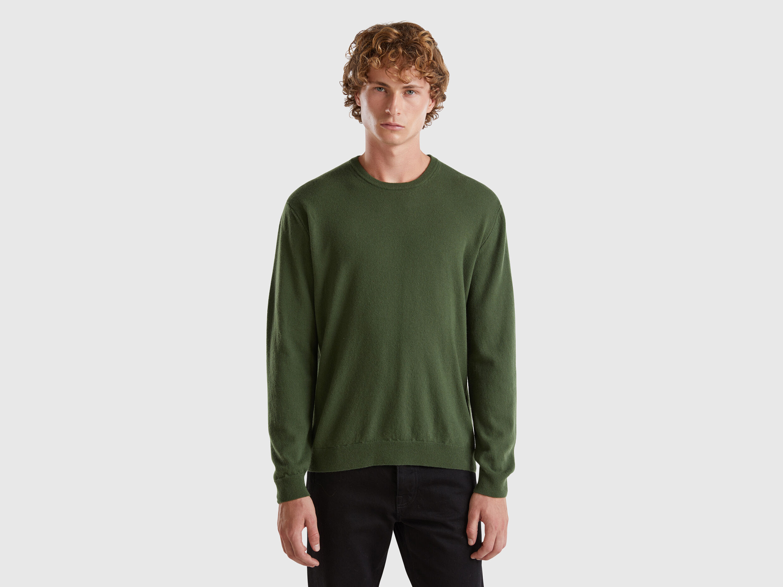 Olive green crew neck sweater 2025