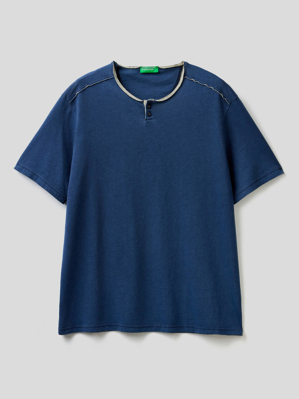 Henley t-shirt with clashing details image number 1