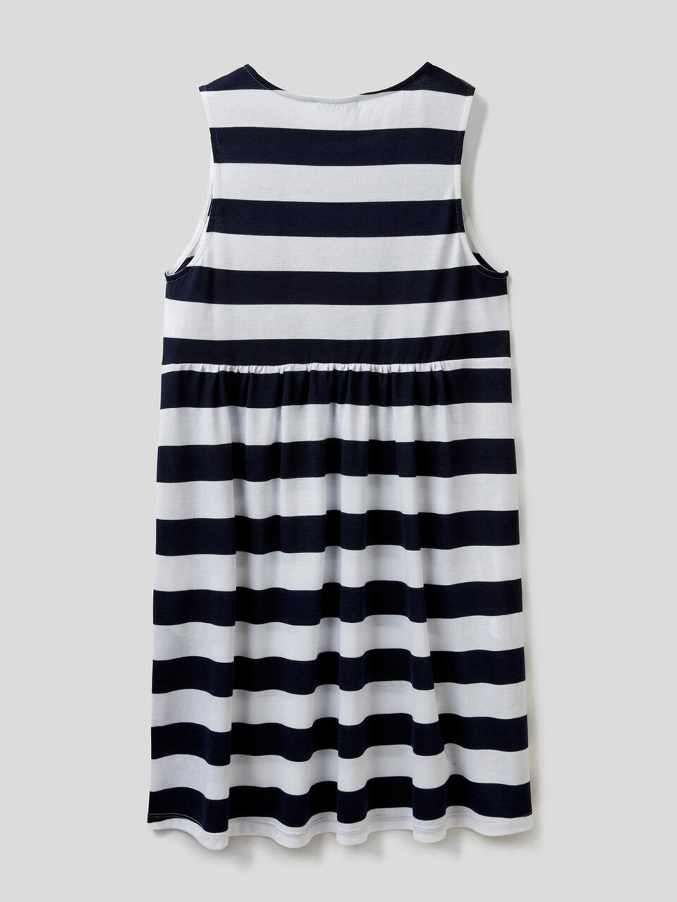 Short sleeveless striped dress image number 2