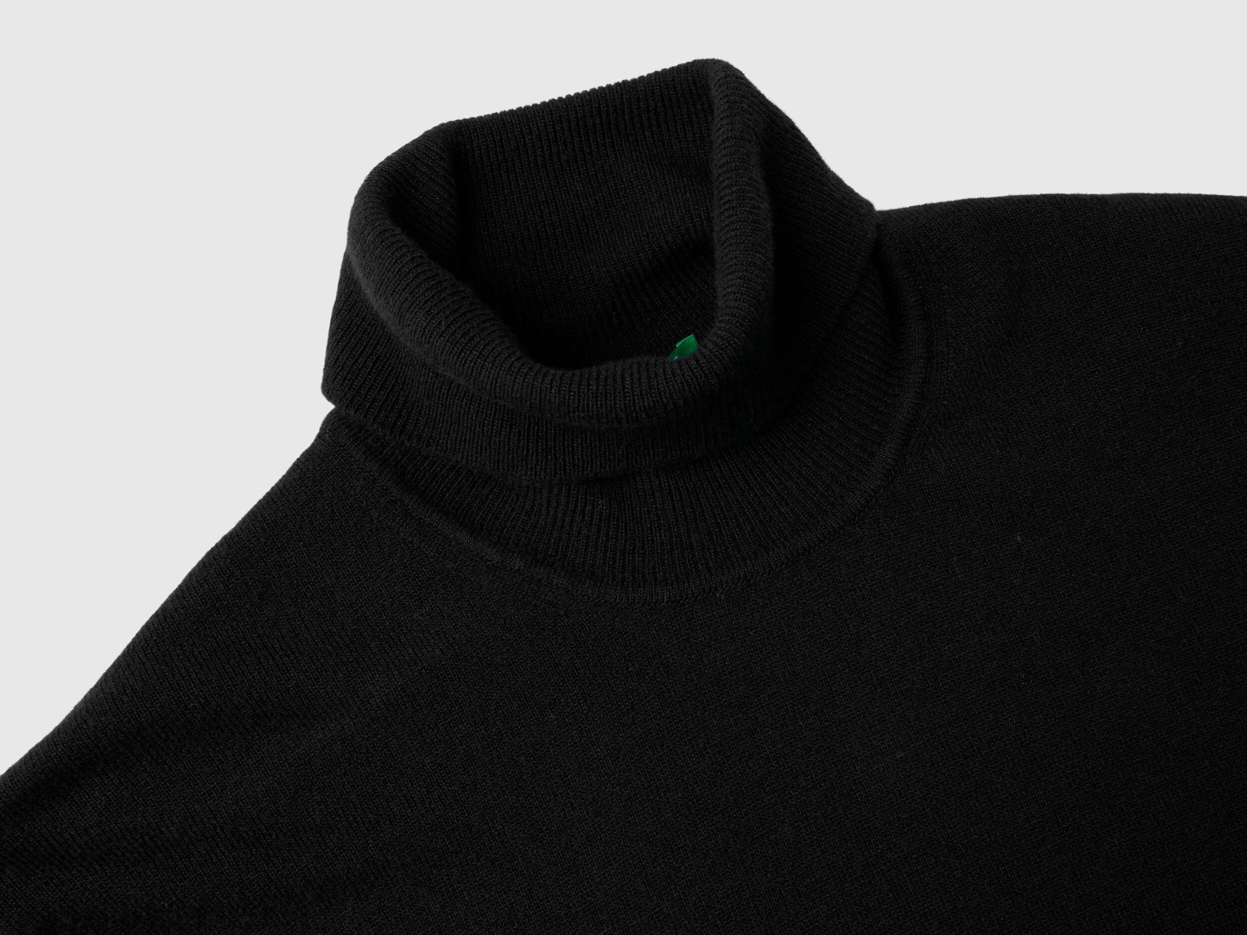 Wool black turtleneck top